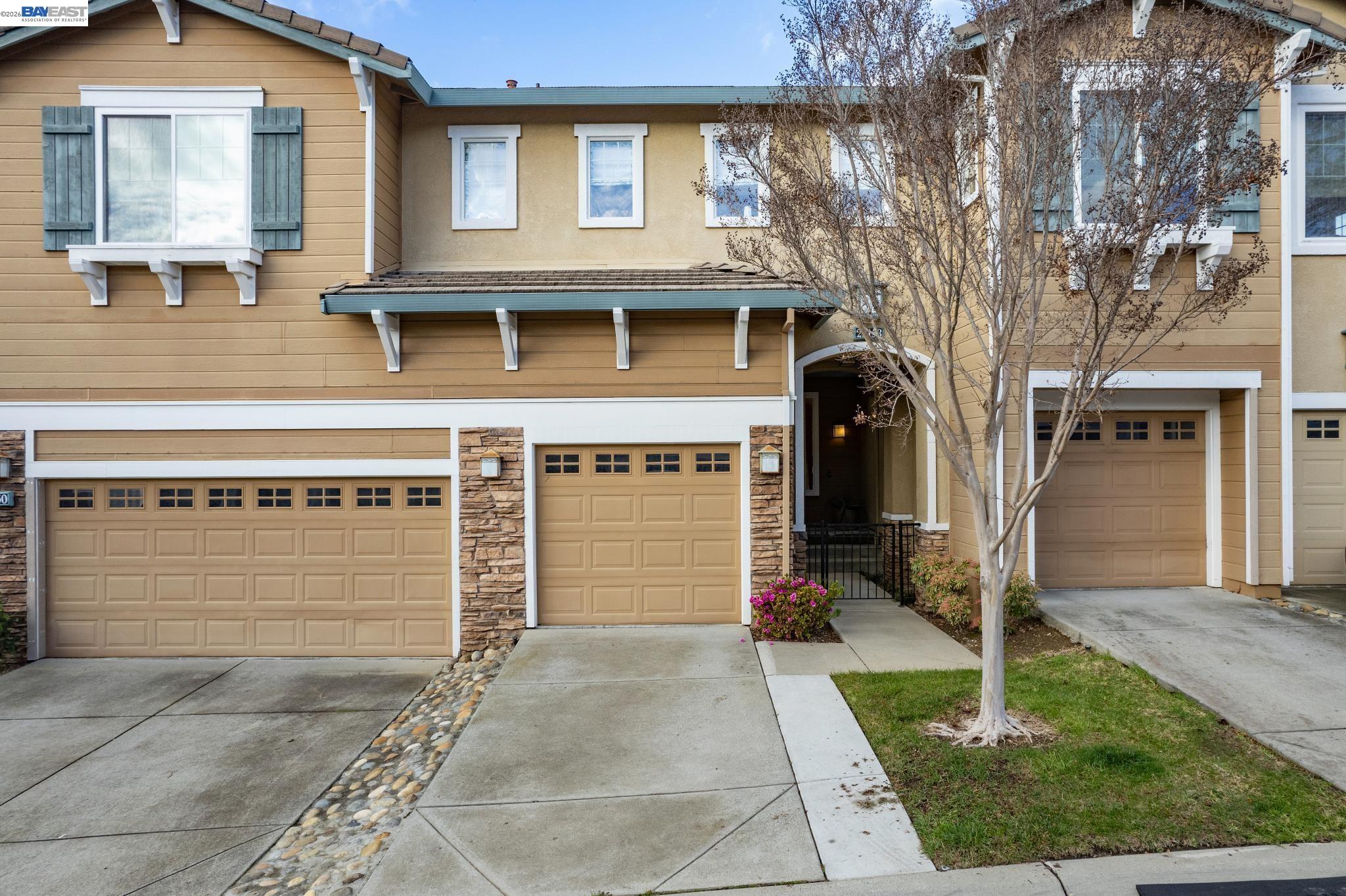 Detail Gallery Image 3 of 59 For 23158 Canyon Terrace Dr, Castro Valley,  CA 94552 - 2 Beds | 2/1 Baths