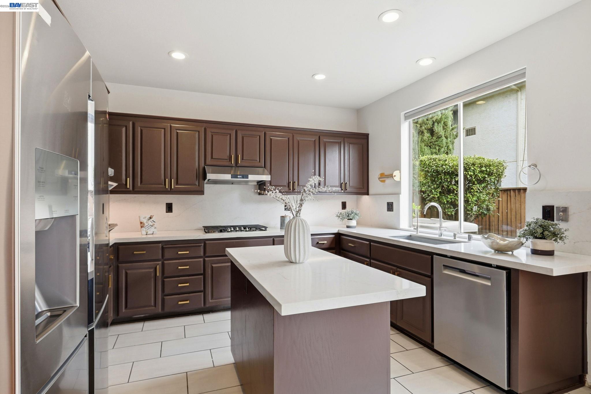 Detail Gallery Image 11 of 48 For 1574 Nobu Dr, San Jose,  CA 95131 - 5 Beds | 3 Baths