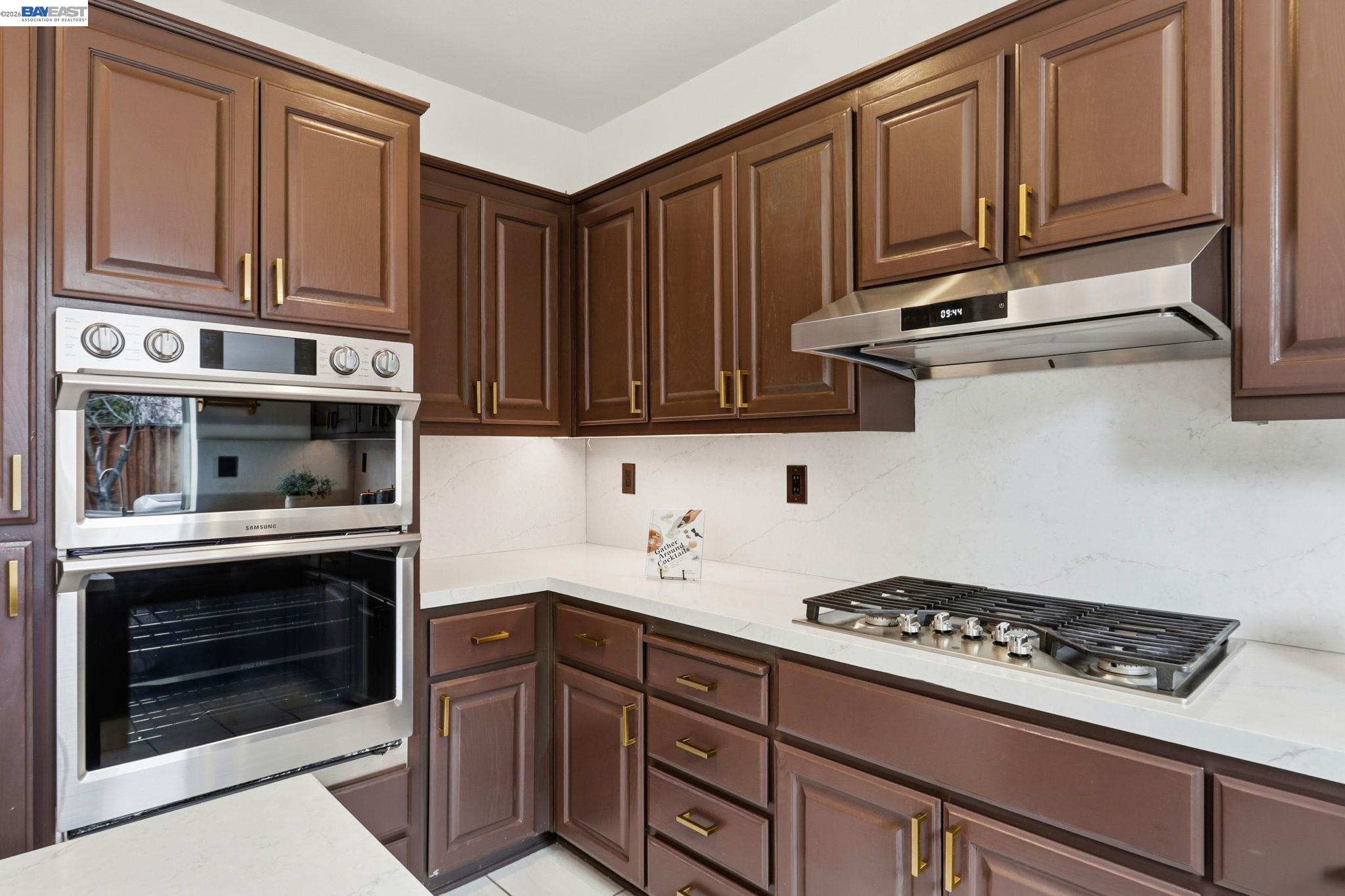 Detail Gallery Image 12 of 48 For 1574 Nobu Dr, San Jose,  CA 95131 - 5 Beds | 3 Baths