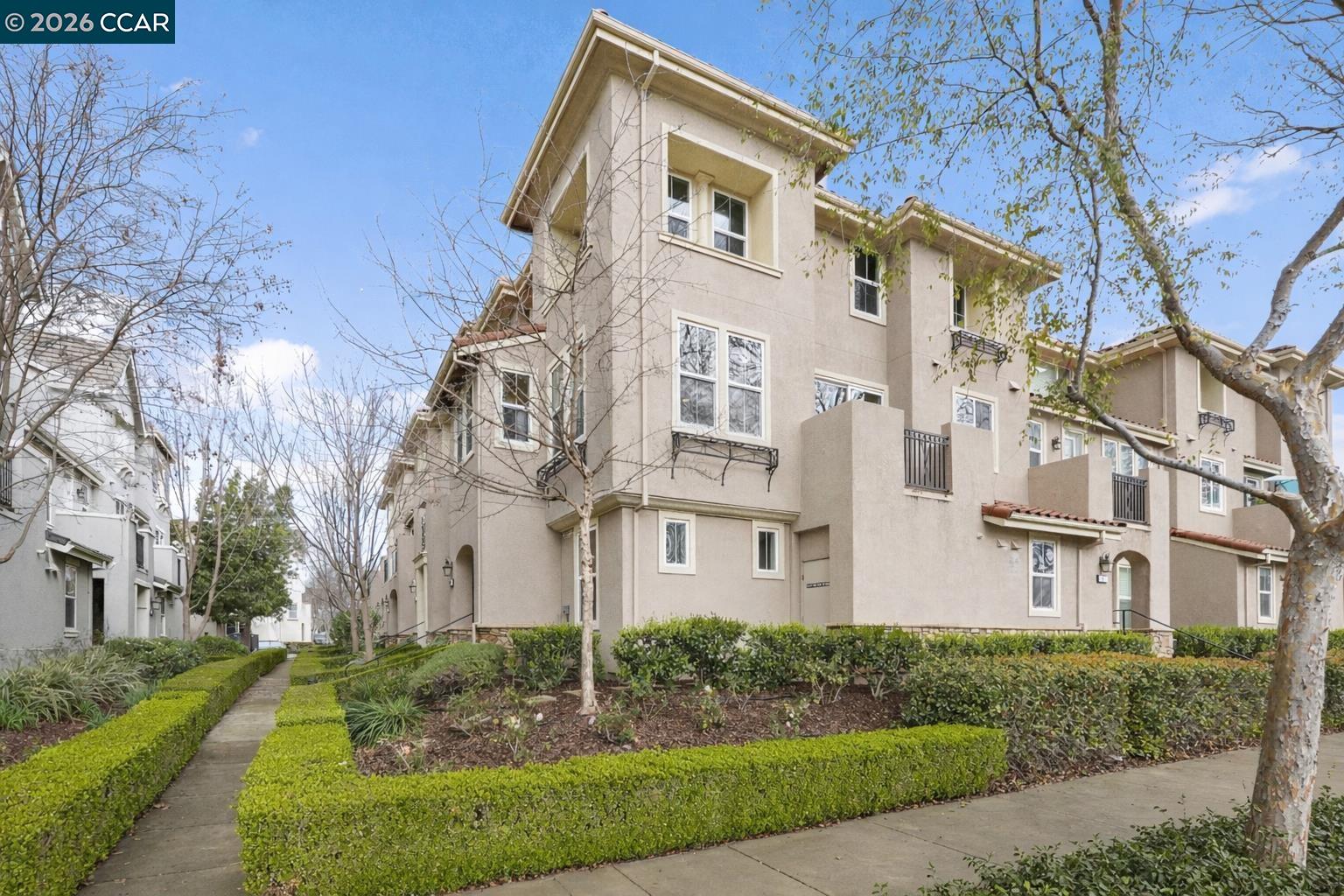 Photo #2: 41125063 Listing: Photo #2