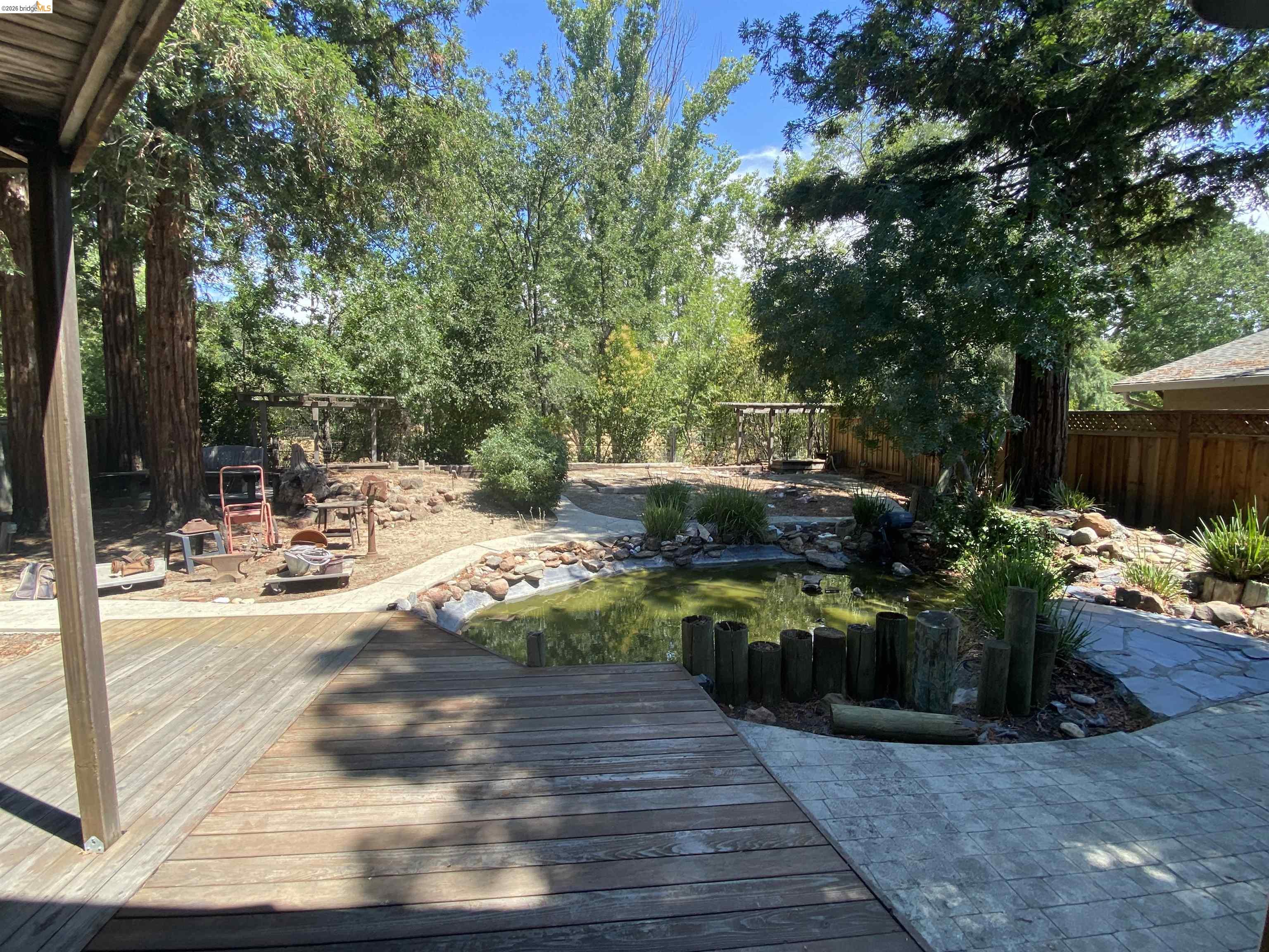 Detail Gallery Image 11 of 16 For 894 Saint John Cir, Concord,  CA 94518-2143 - 4 Beds | 3 Baths