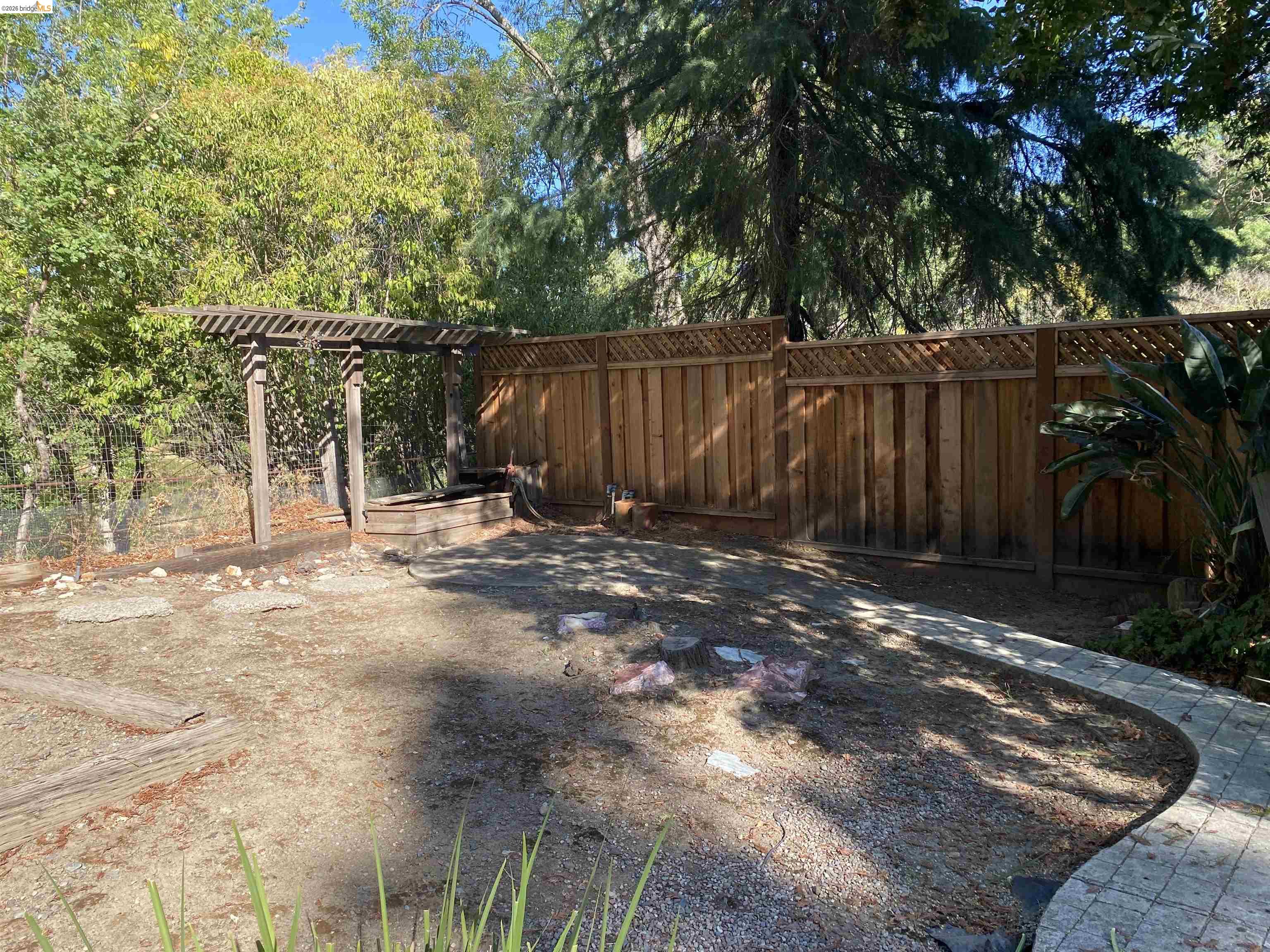 Detail Gallery Image 16 of 16 For 894 Saint John Cir, Concord,  CA 94518-2143 - 4 Beds | 3 Baths