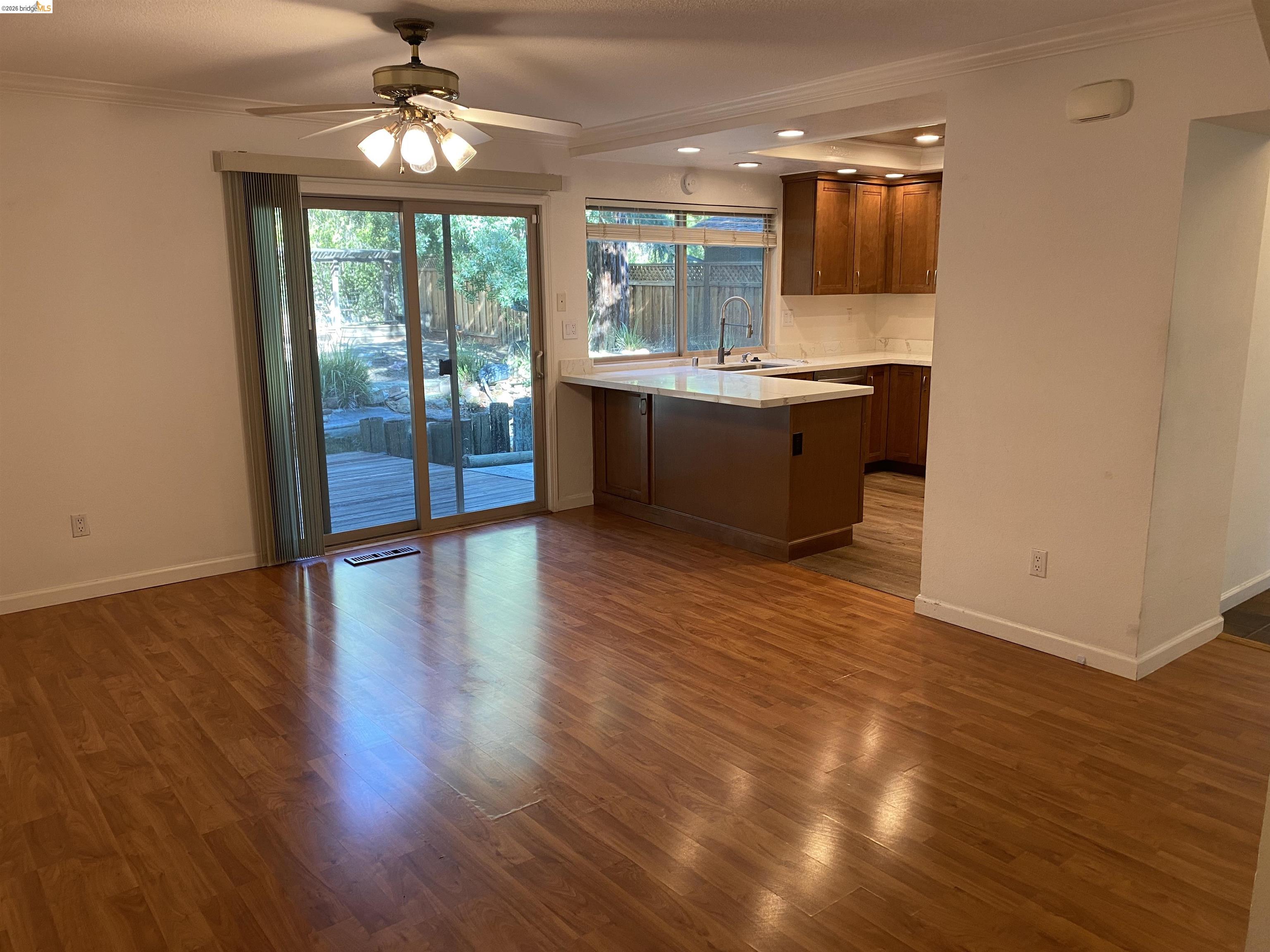 Detail Gallery Image 3 of 16 For 894 Saint John Cir, Concord,  CA 94518-2143 - 4 Beds | 3 Baths