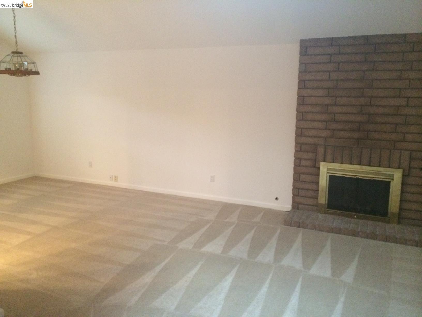 Detail Gallery Image 6 of 16 For 894 Saint John Cir, Concord,  CA 94518-2143 - 4 Beds | 3 Baths