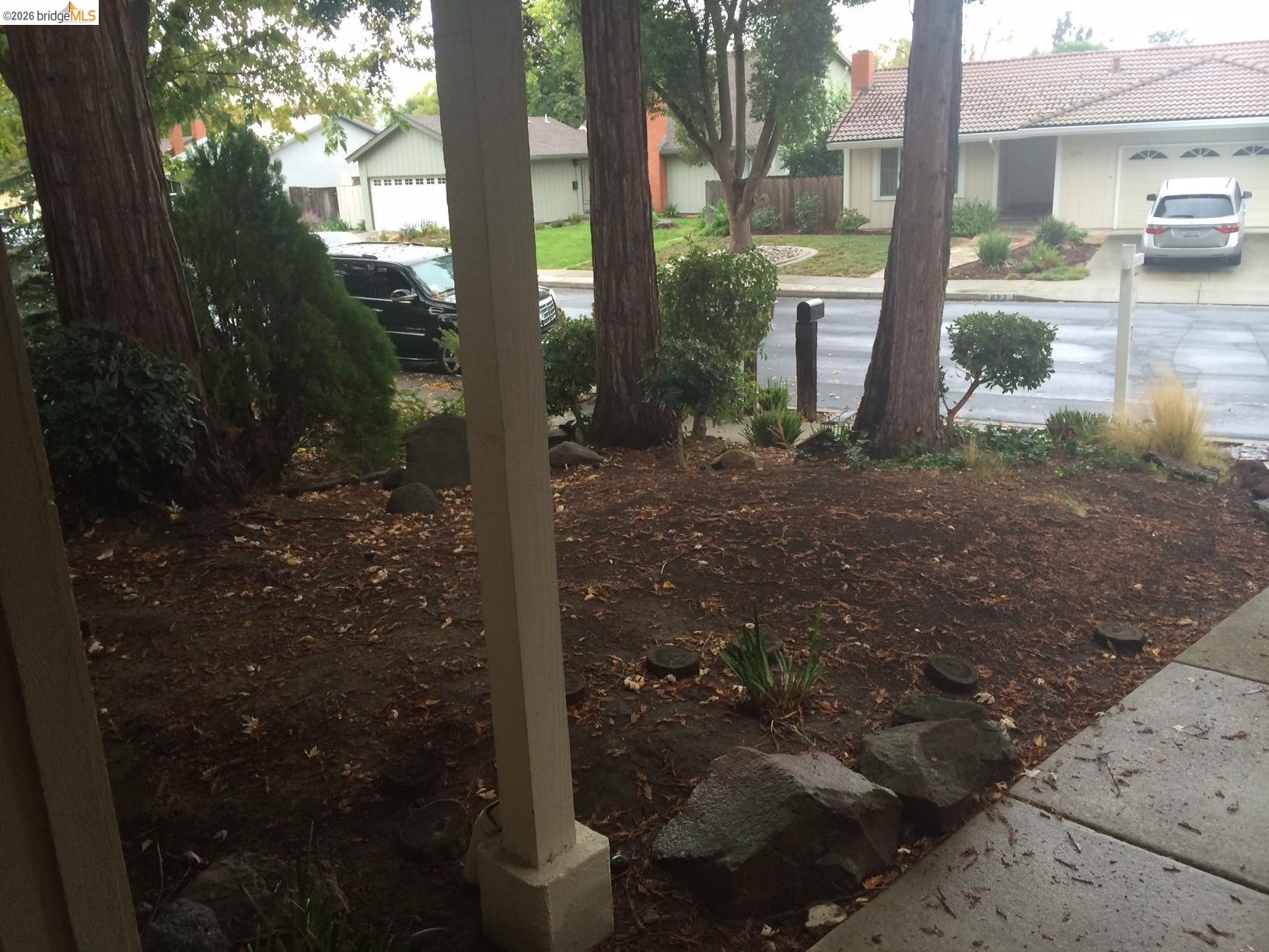 Detail Gallery Image 7 of 16 For 894 Saint John Cir, Concord,  CA 94518-2143 - 4 Beds | 3 Baths