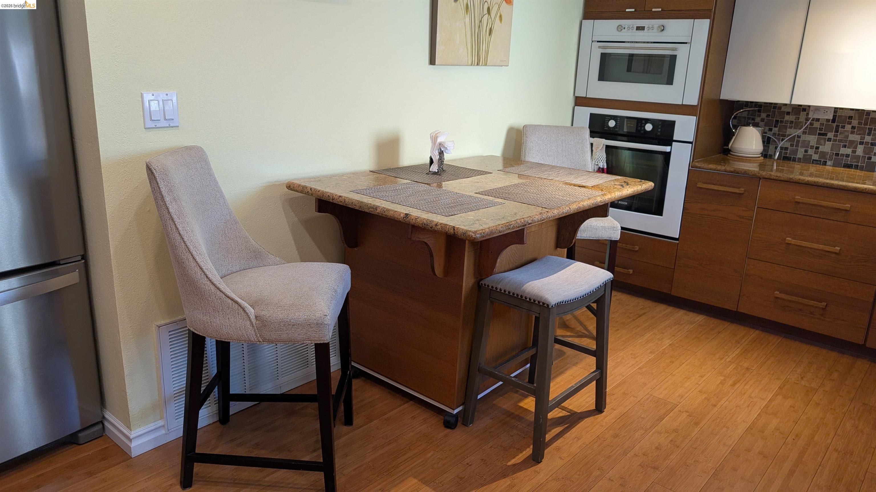 Detail Gallery Image 11 of 41 For 10013 Foxboro Cir, San Ramon,  CA 94583 - 4 Beds | 2/1 Baths