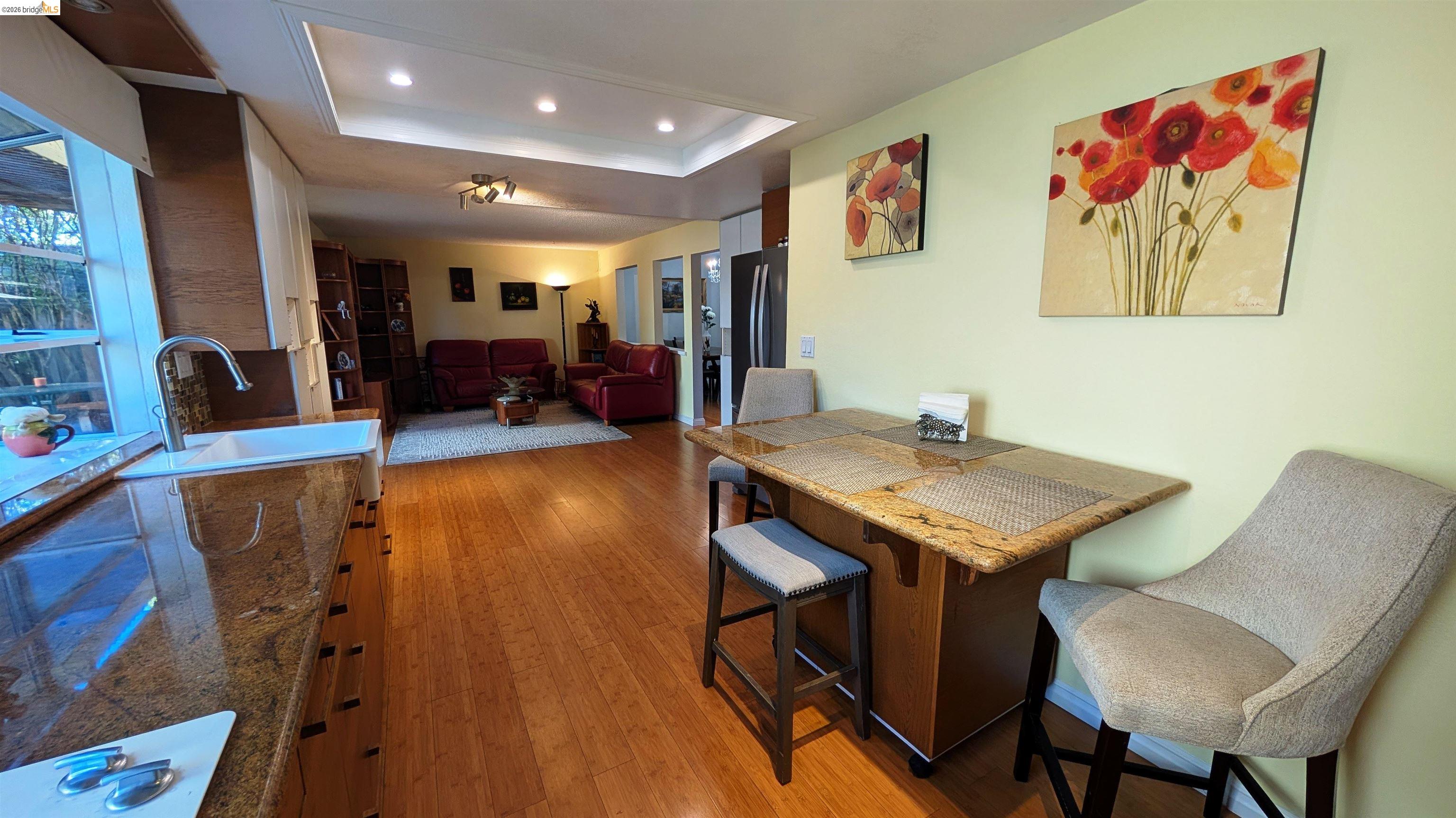 Detail Gallery Image 13 of 41 For 10013 Foxboro Cir, San Ramon,  CA 94583 - 4 Beds | 2/1 Baths