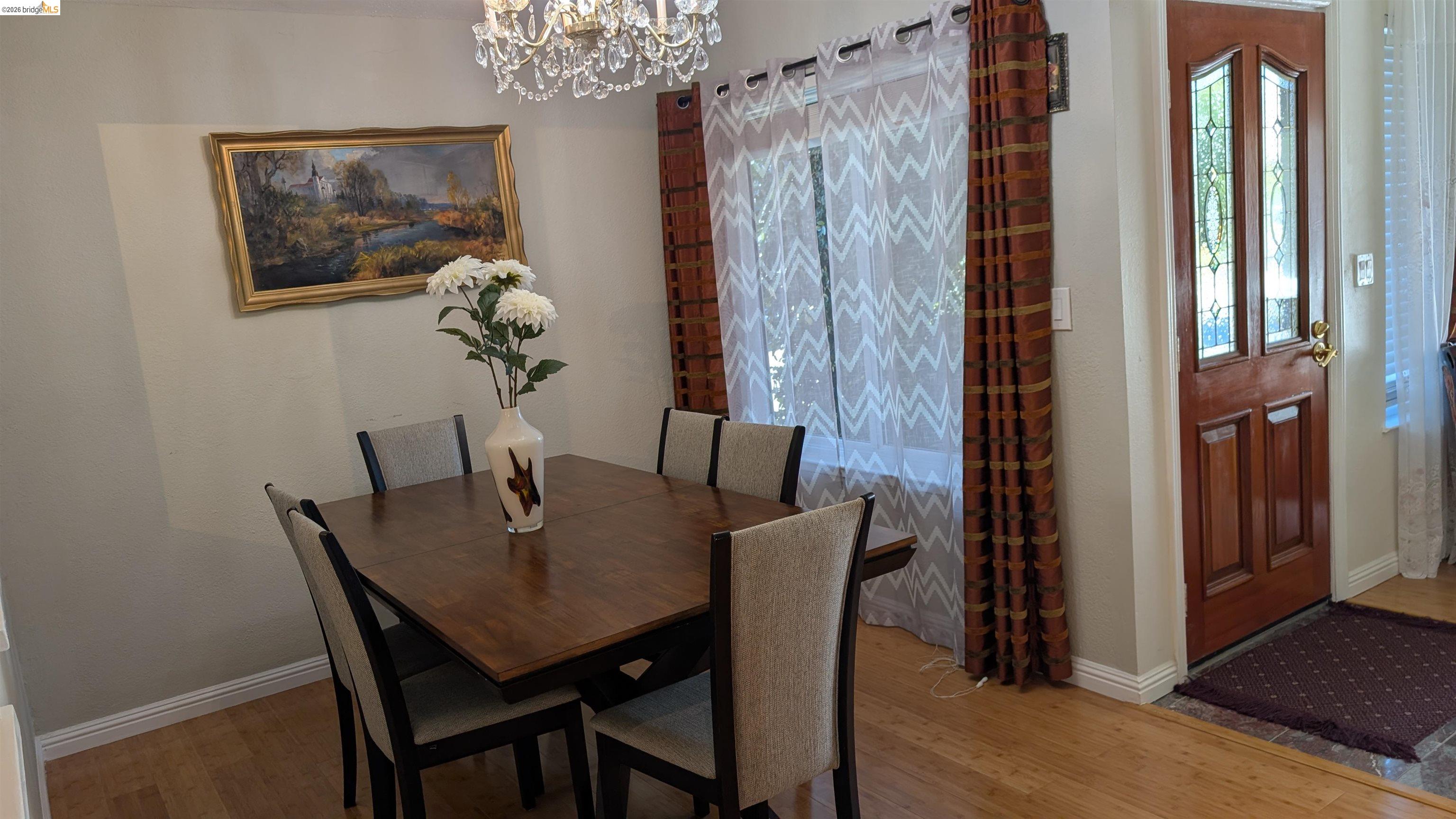 Detail Gallery Image 5 of 41 For 10013 Foxboro Cir, San Ramon,  CA 94583 - 4 Beds | 2/1 Baths