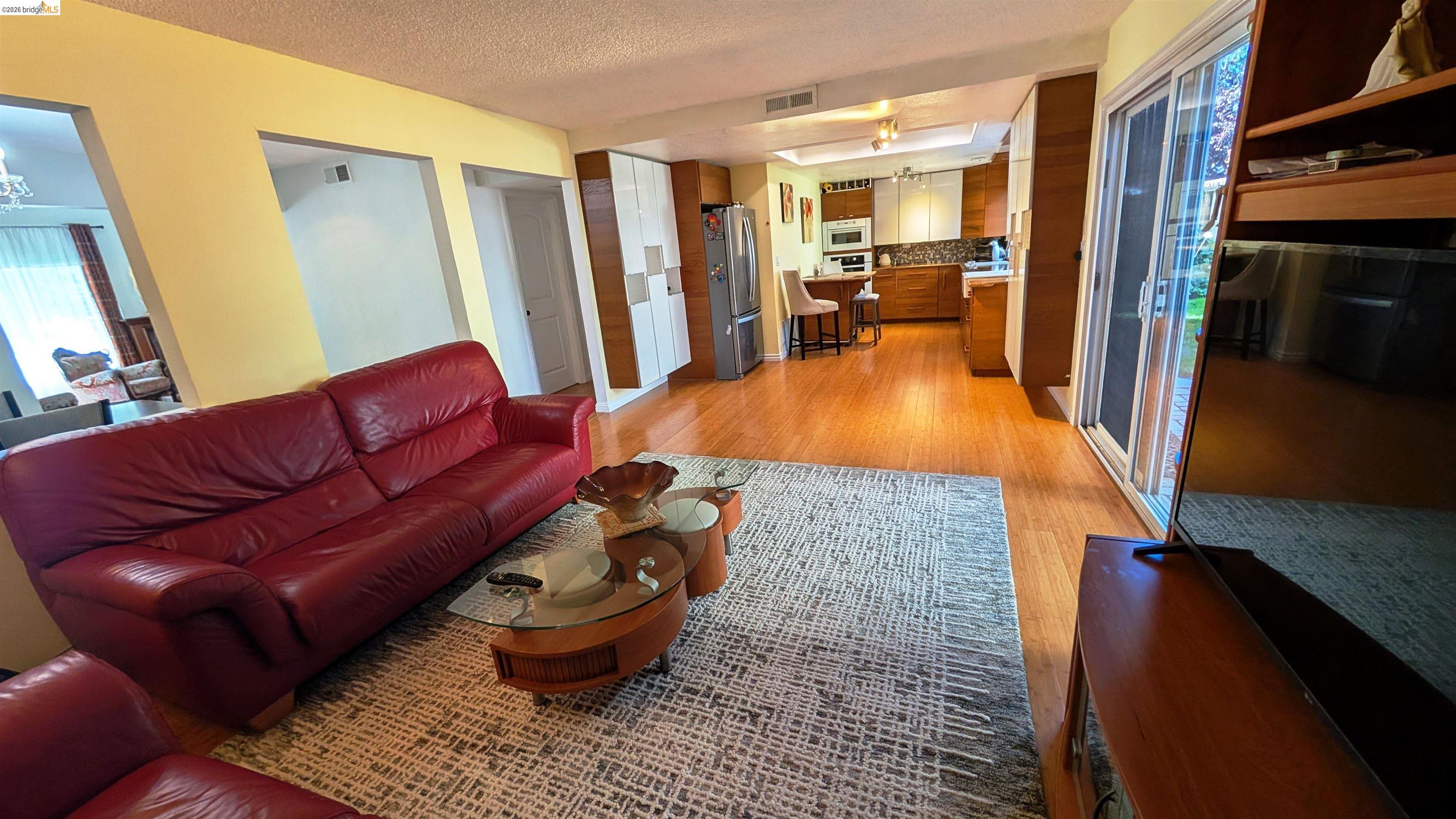 Detail Gallery Image 6 of 41 For 10013 Foxboro Cir, San Ramon,  CA 94583 - 4 Beds | 2/1 Baths