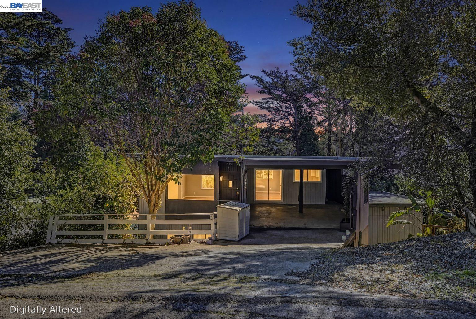 Detail Gallery Image 3 of 53 For 6956 Sayre Drive, Oakland,  CA 94611 - 3 Beds | 2 Baths