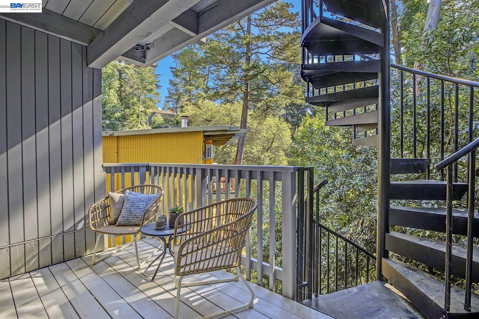 Detail Gallery Image 42 of 53 For 6956 Sayre Drive, Oakland,  CA 94611 - 3 Beds | 2 Baths