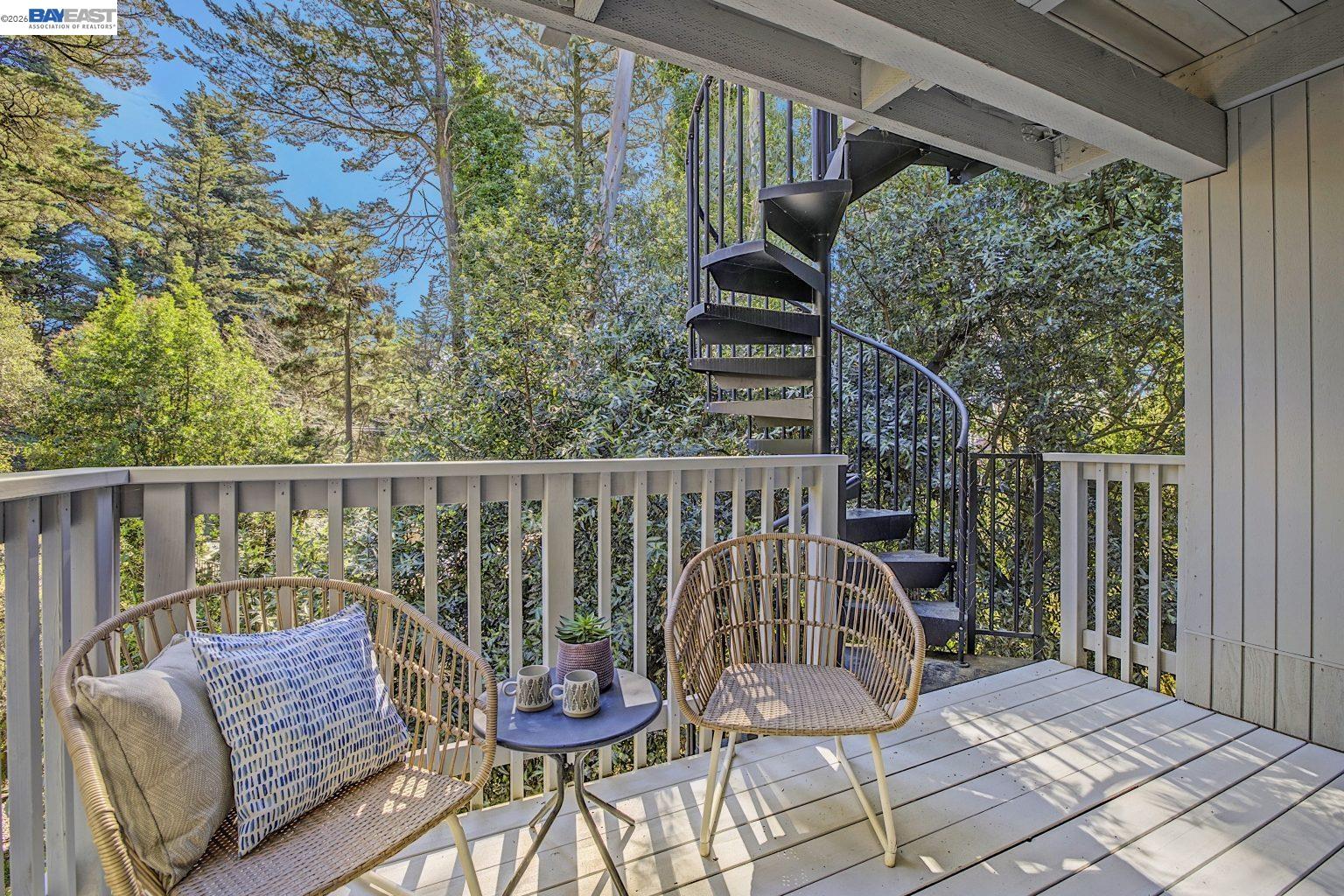 Detail Gallery Image 43 of 53 For 6956 Sayre Drive, Oakland,  CA 94611 - 3 Beds | 2 Baths