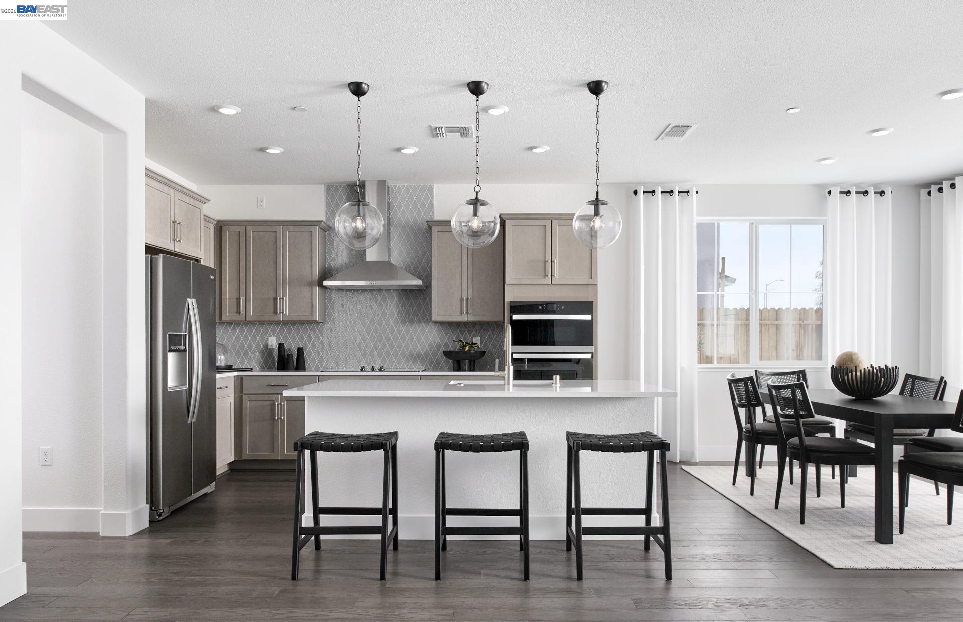 Detail Gallery Image 2 of 14 For Halo Place, Manteca,  CA 95337 - 4 Beds | 3 Baths