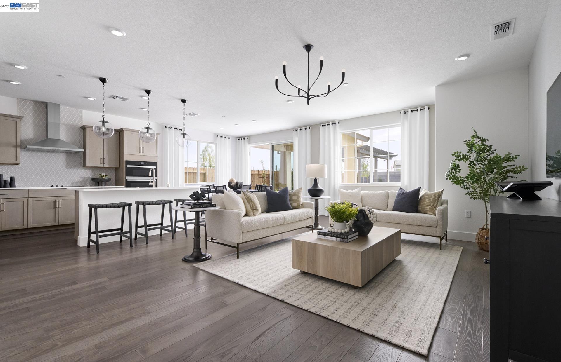 Detail Gallery Image 6 of 14 For Halo Place, Manteca,  CA 95337 - 4 Beds | 3 Baths