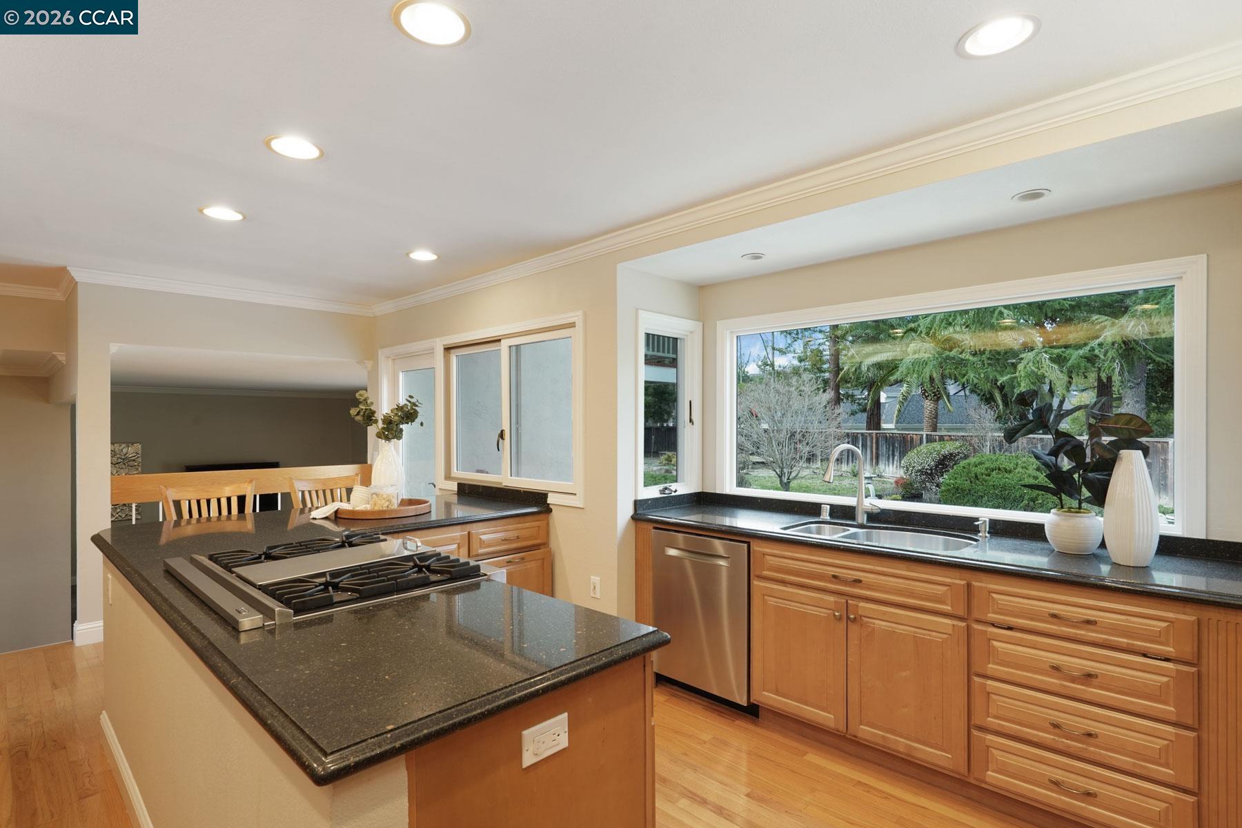 Detail Gallery Image 13 of 46 For 151 Turrini Ct, Danville,  CA 94526 - 5 Beds | 3 Baths