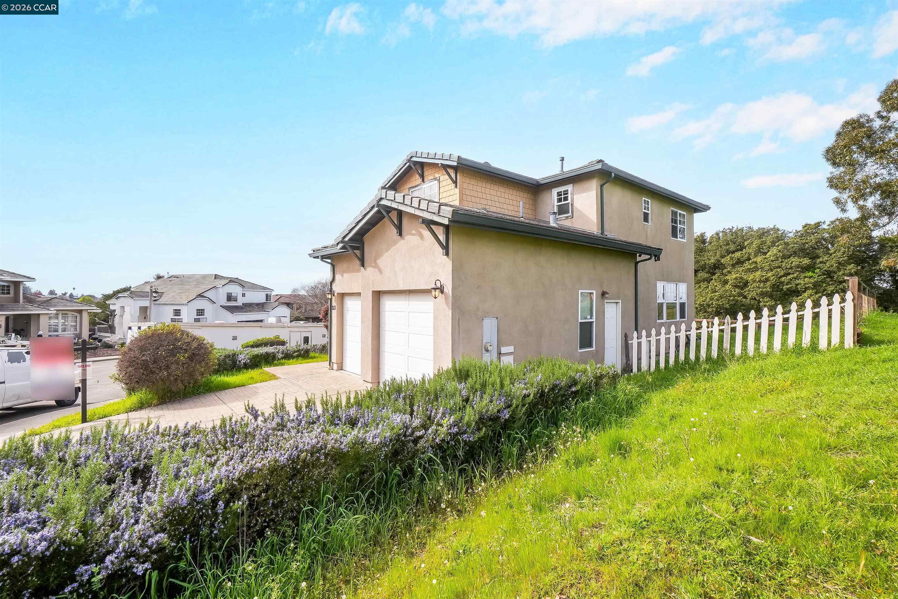 Detail Gallery Image 5 of 59 For 213 N Rancho Pl, Pinole,  CA 94564 - 3 Beds | 2/1 Baths