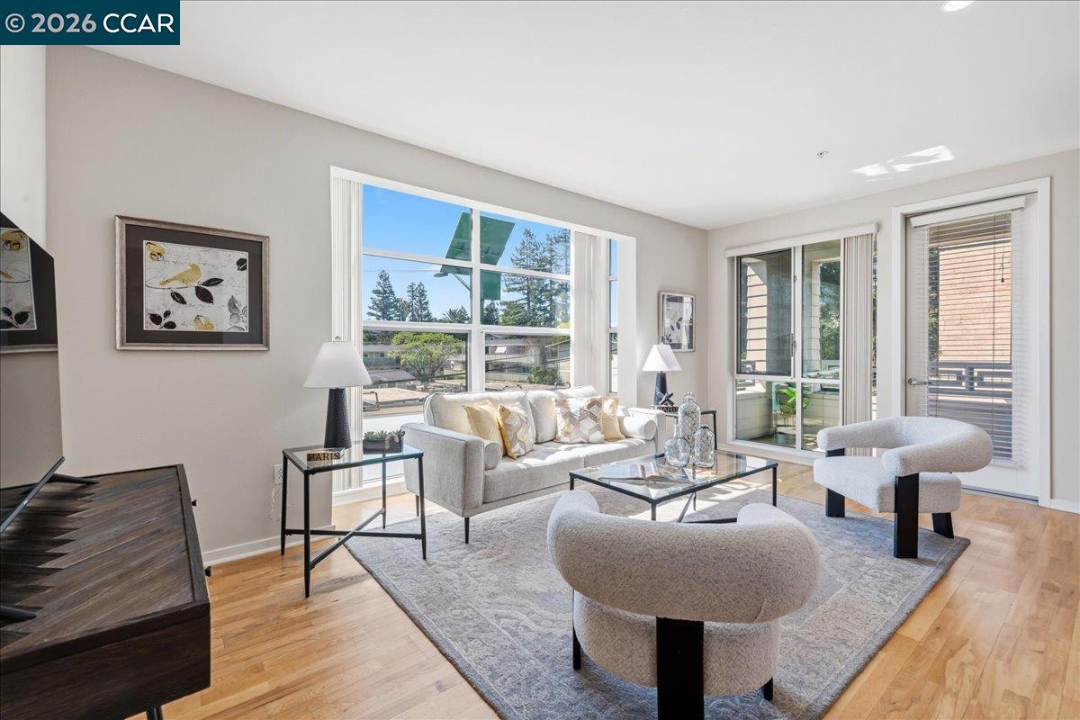 Front Image Thumbnail for CC41125075