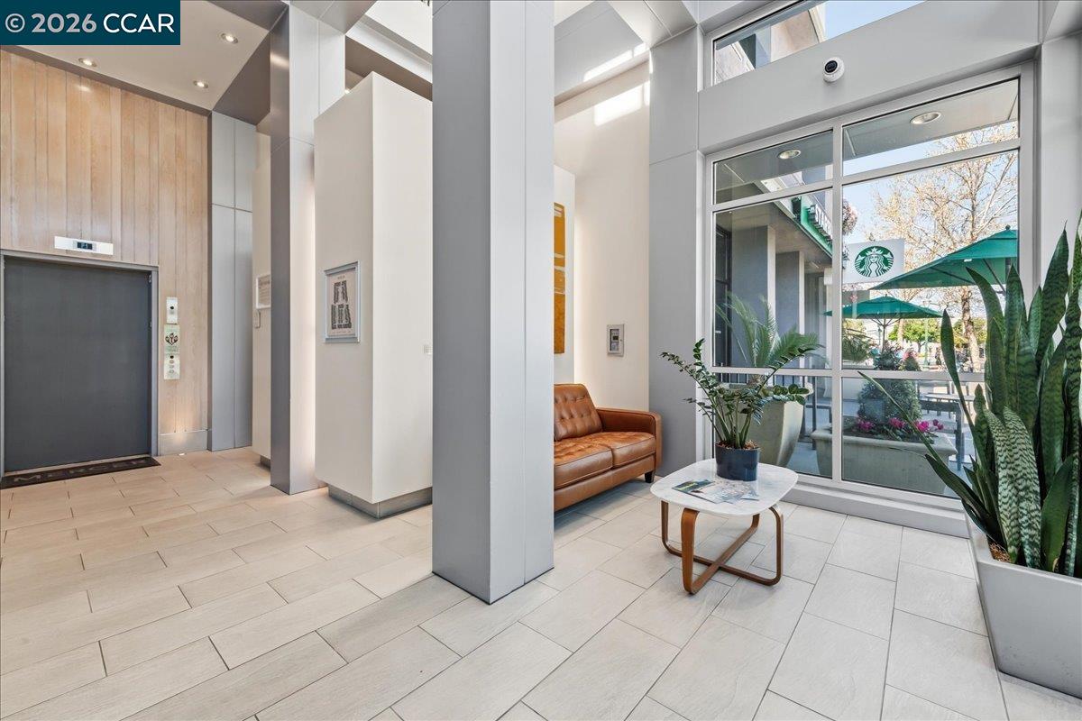 Detail Gallery Image 4 of 42 For 1655 N California Blvd #330,  Walnut Creek,  CA 94596 - 3 Beds | 2/1 Baths