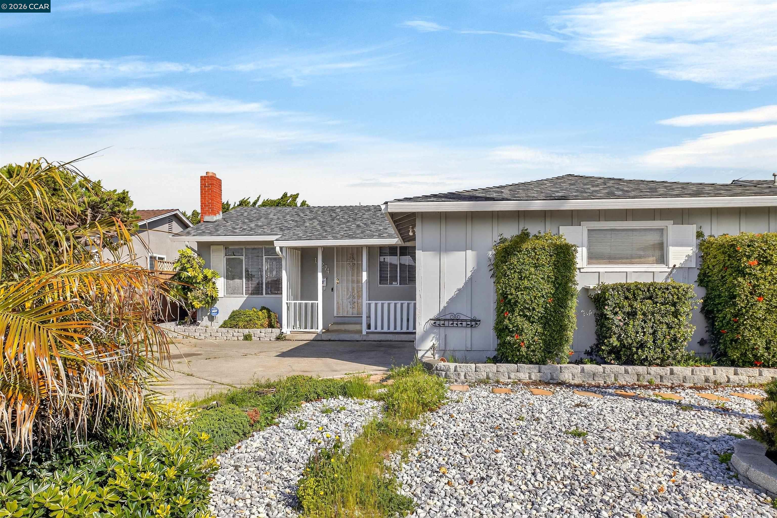 Detail Gallery Image 2 of 30 For 15274 Laverne Dr, San Leandro,  CA 94579 - 3 Beds | 2 Baths