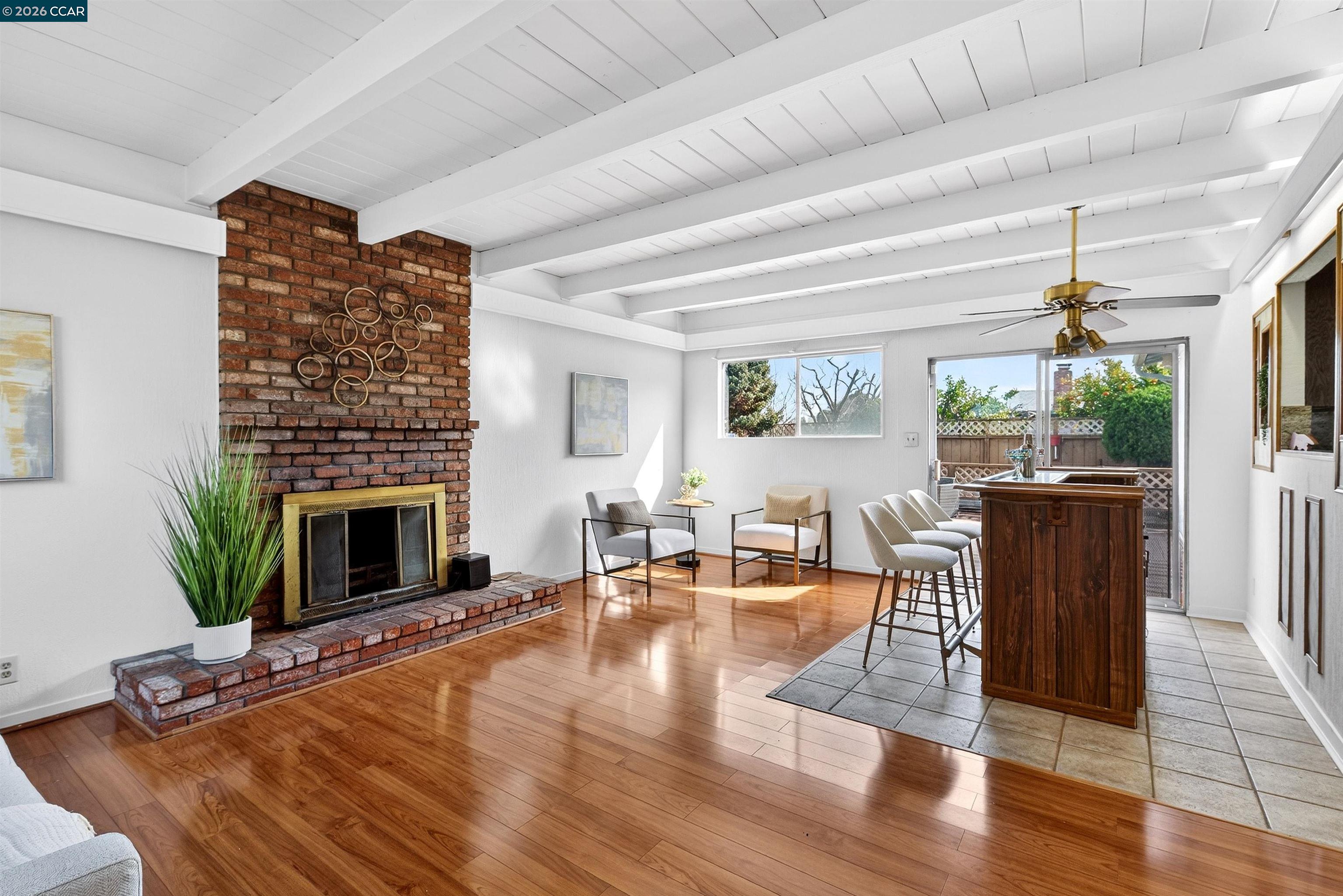 Detail Gallery Image 4 of 30 For 15274 Laverne Dr, San Leandro,  CA 94579 - 3 Beds | 2 Baths