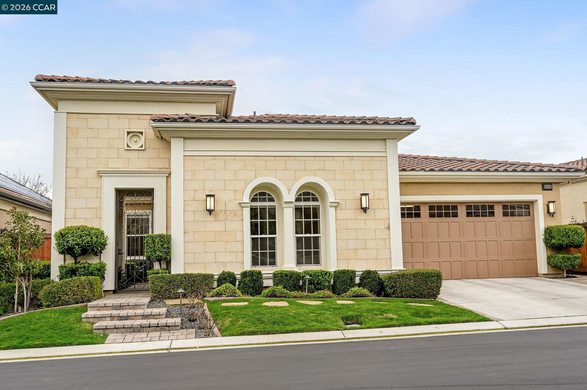 Front Image Thumbnail for CC41125079