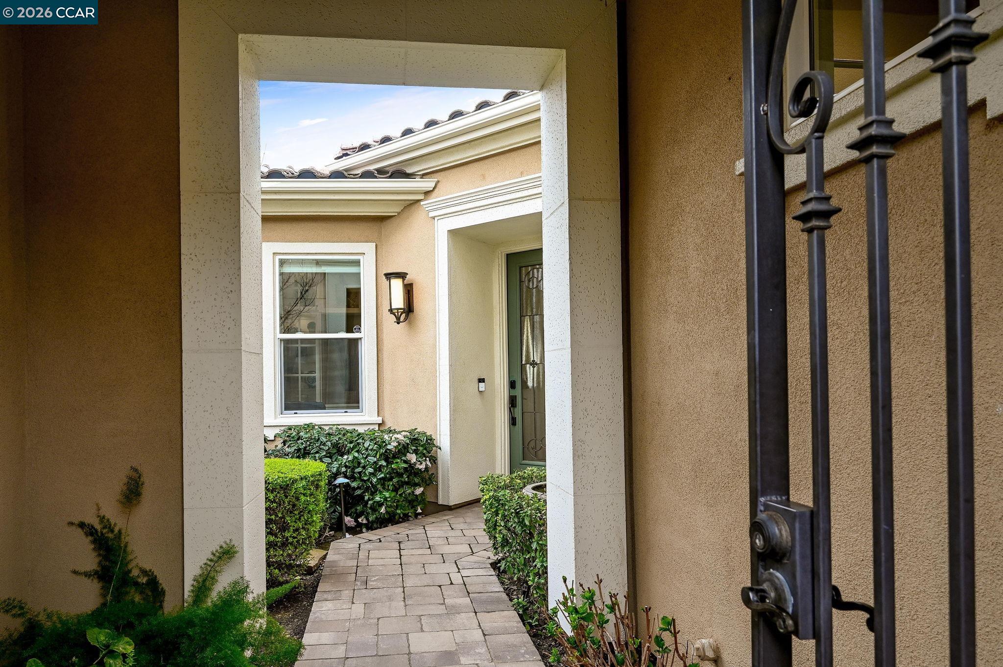 Detail Gallery Image 3 of 60 For 2030 Tempranillo Ln, Brentwood,  CA 94513-6490 - 2 Beds | 2/1 Baths