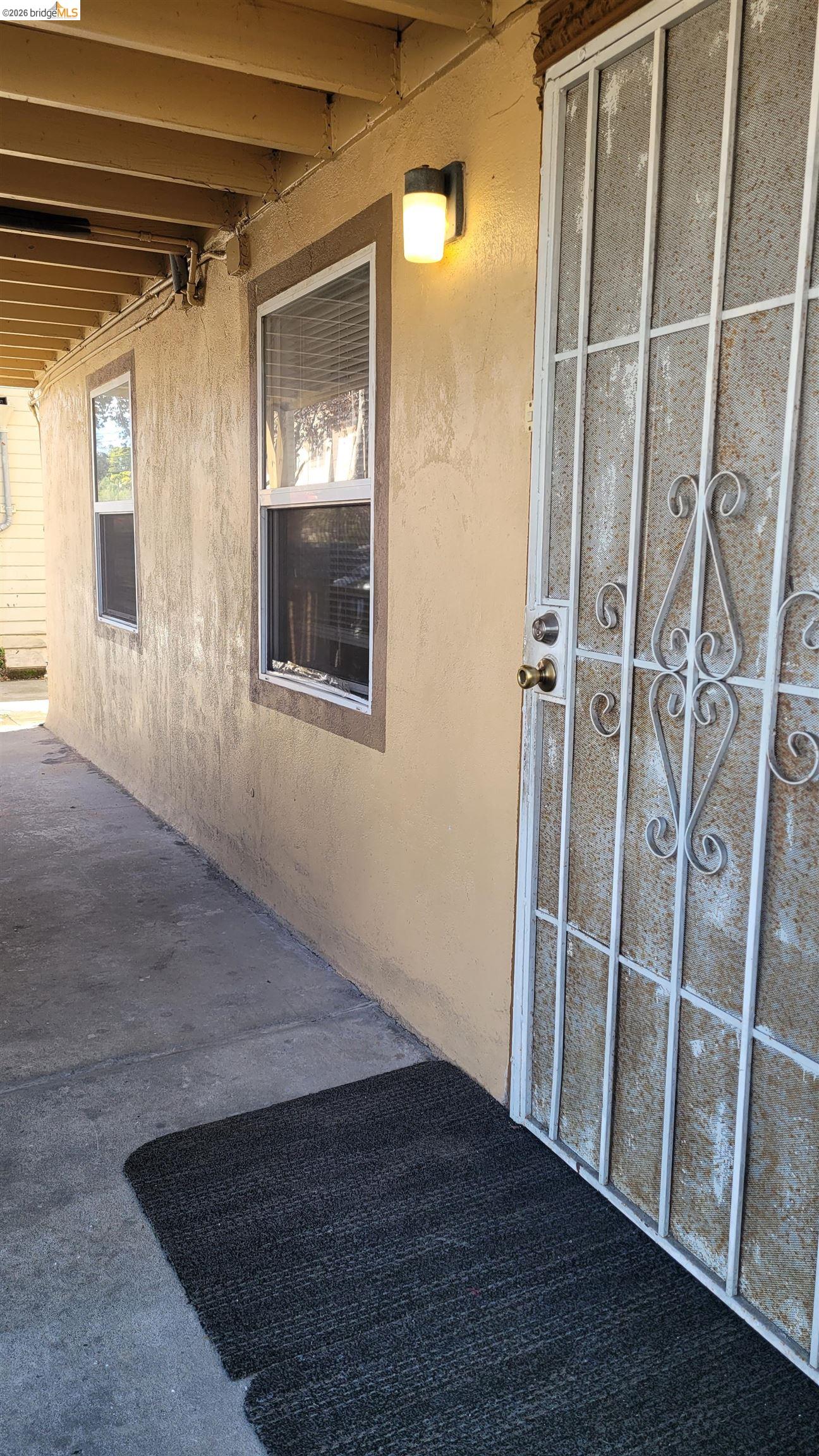 Detail Gallery Image 15 of 21 For 540 Palace Ct a,  Alameda,  CA 94501 - 2 Beds | 1 Baths