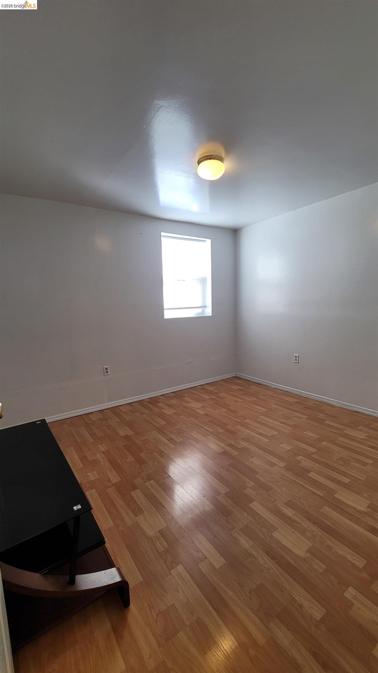 Detail Gallery Image 4 of 21 For 540 Palace Ct a,  Alameda,  CA 94501 - 2 Beds | 1 Baths