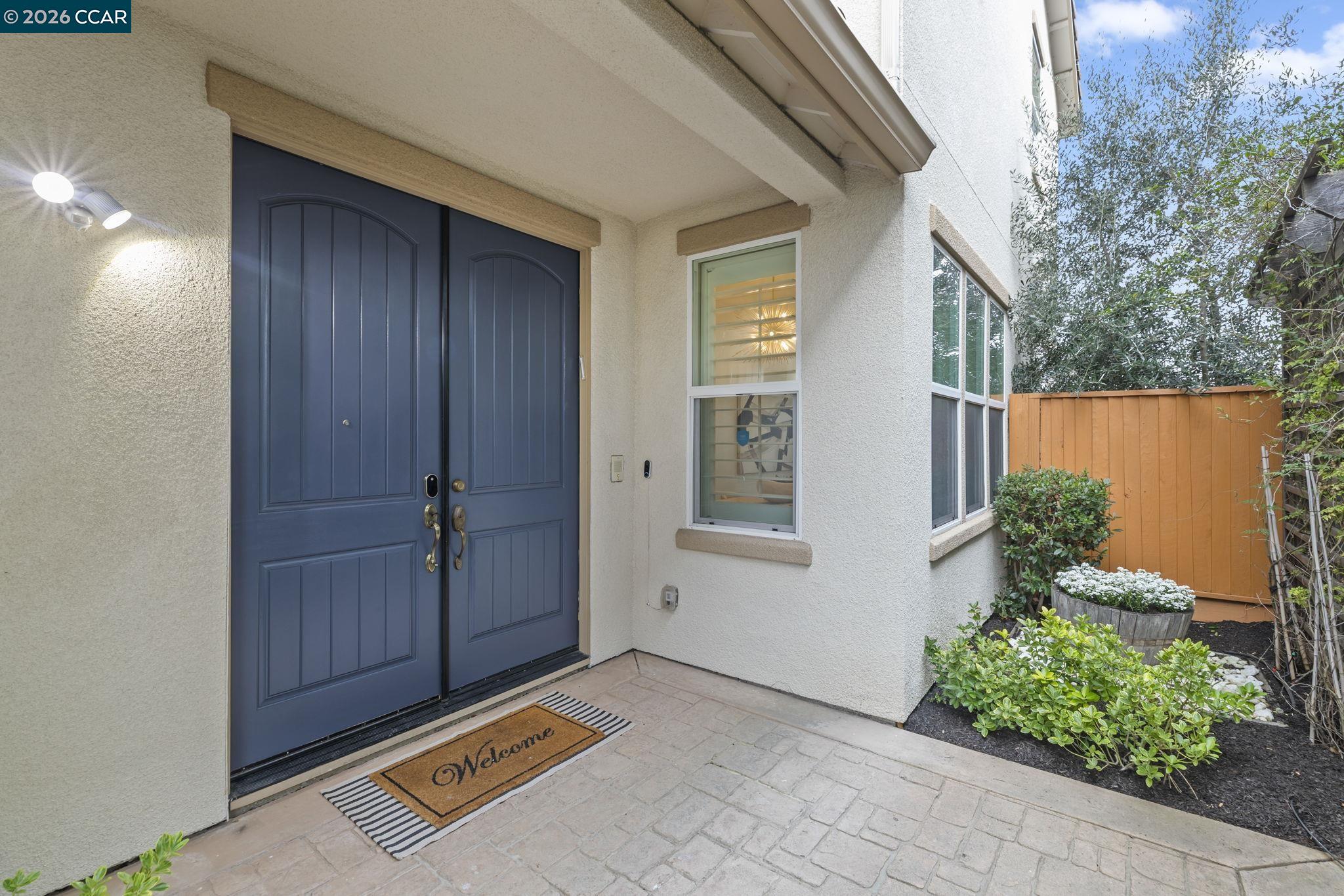 Detail Gallery Image 2 of 56 For 124 Nanterre St, Danville,  CA 94506 - 4 Beds | 4/1 Baths