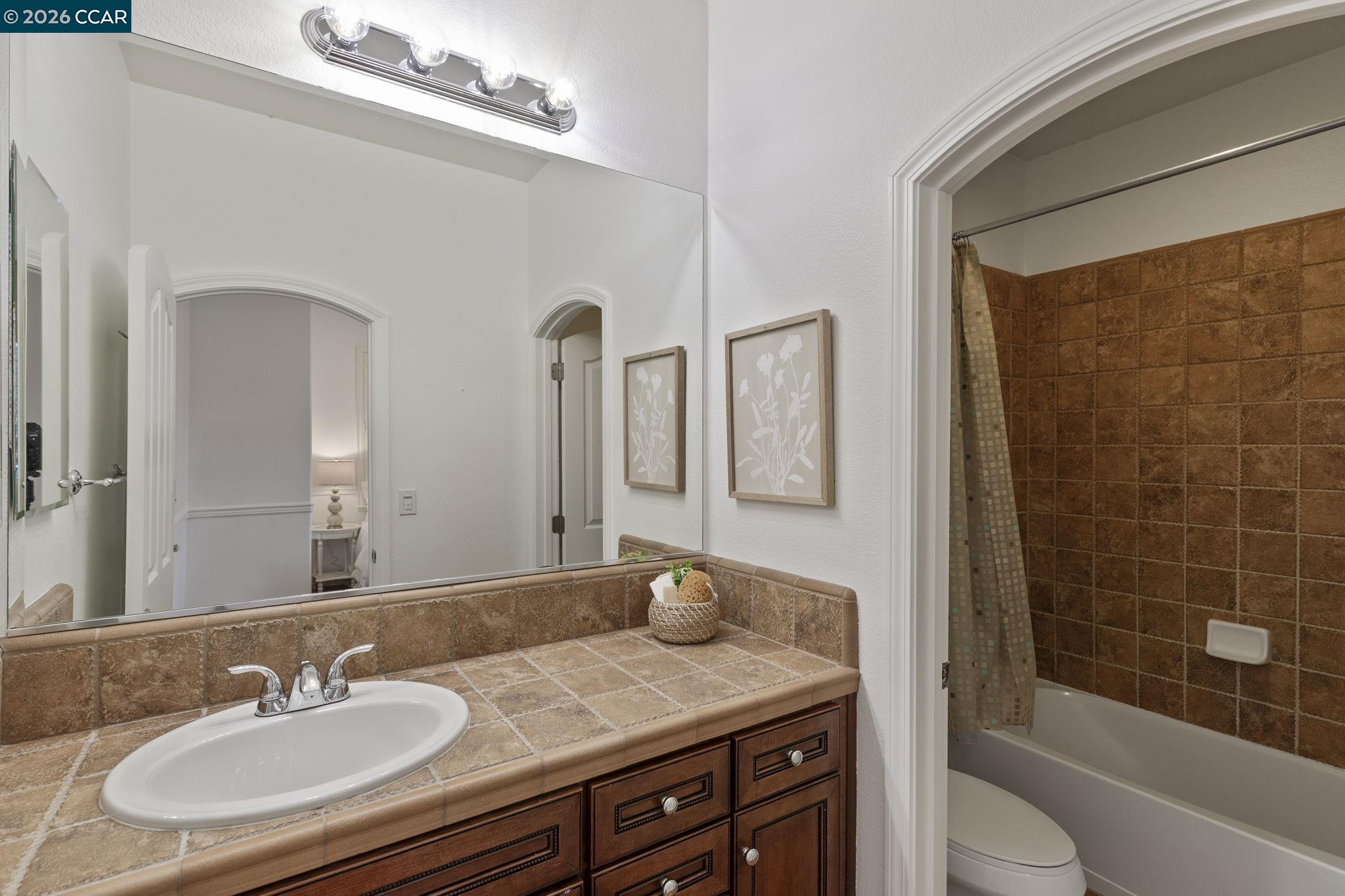 Detail Gallery Image 22 of 56 For 124 Nanterre St, Danville,  CA 94506 - 4 Beds | 4/1 Baths