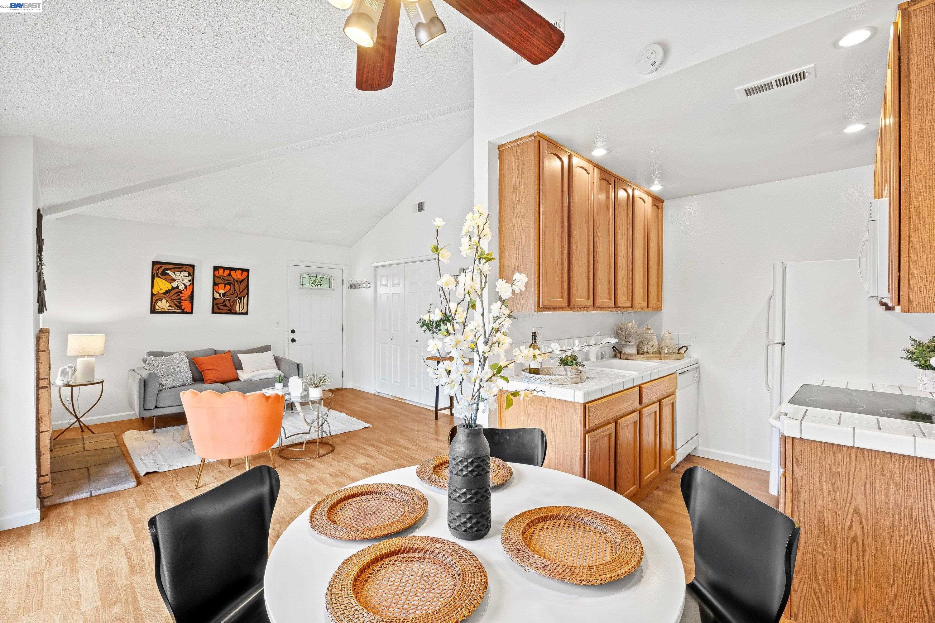 Detail Gallery Image 5 of 31 For 5536 Makati, San Jose,  CA 95123 - 1 Beds | 1 Baths