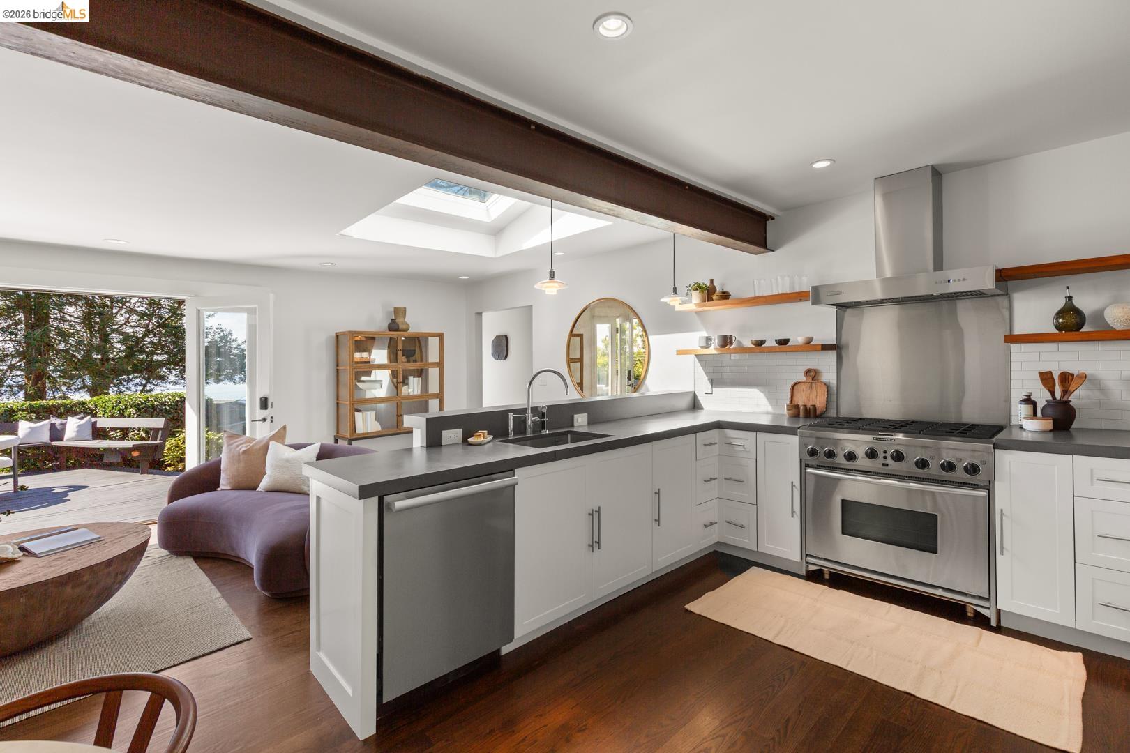 Detail Gallery Image 14 of 33 For 1119 Miller Ave, Berkeley,  CA 94708 - 4 Beds | 2 Baths