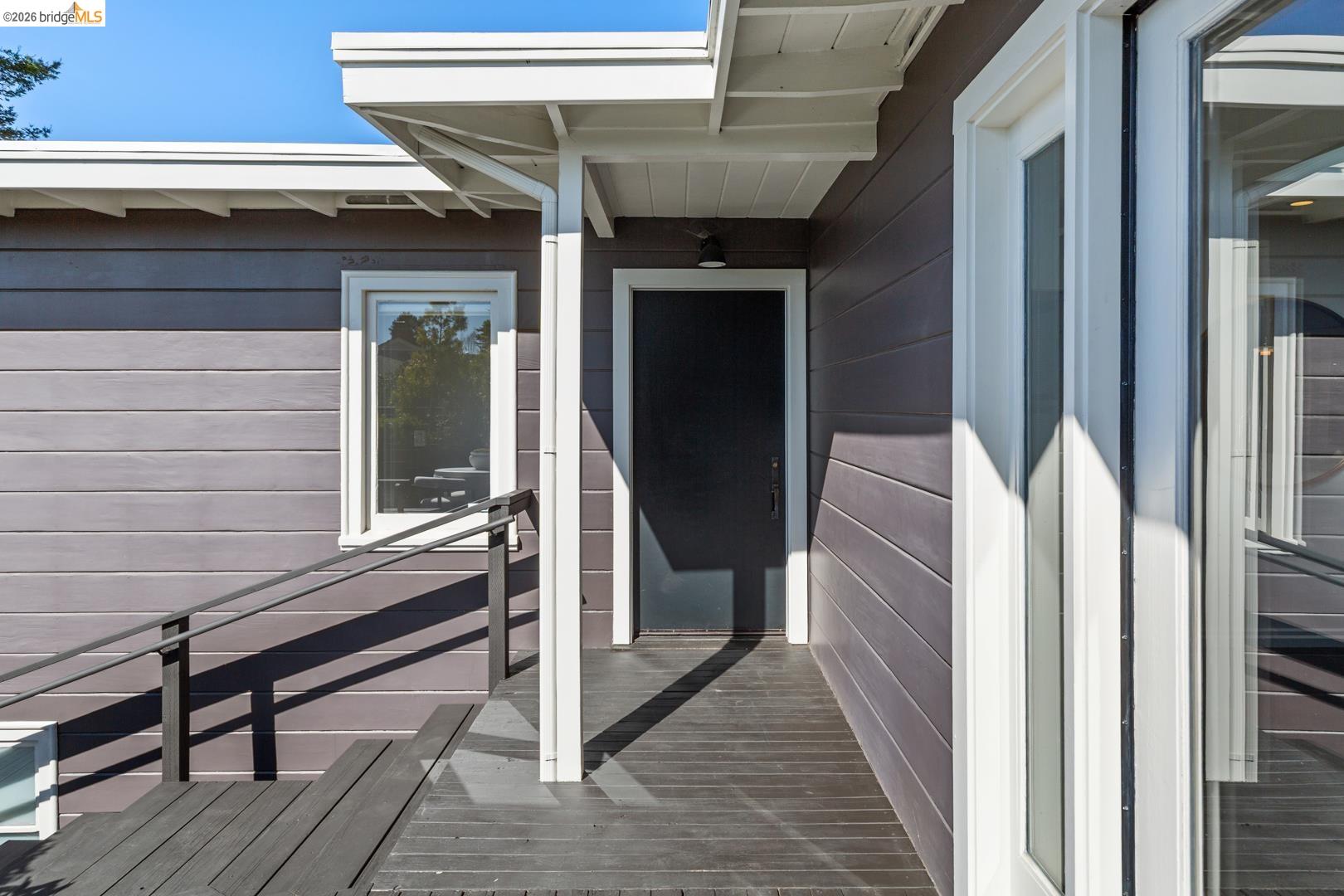 Detail Gallery Image 3 of 33 For 1119 Miller Ave, Berkeley,  CA 94708 - 4 Beds | 2 Baths