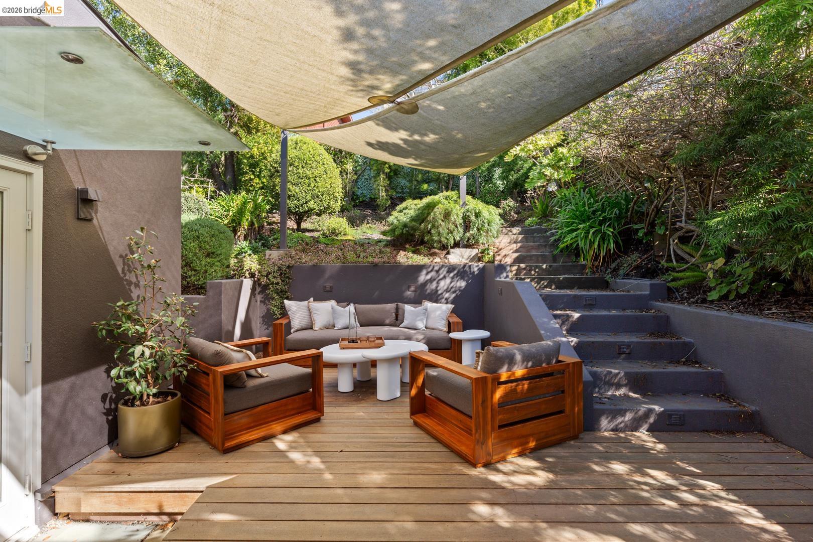 Detail Gallery Image 28 of 33 For 1119 Miller Ave, Berkeley,  CA 94708 - 4 Beds | 2 Baths