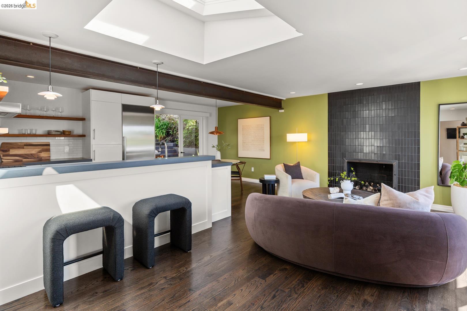 Detail Gallery Image 6 of 33 For 1119 Miller Ave, Berkeley,  CA 94708 - 4 Beds | 2 Baths