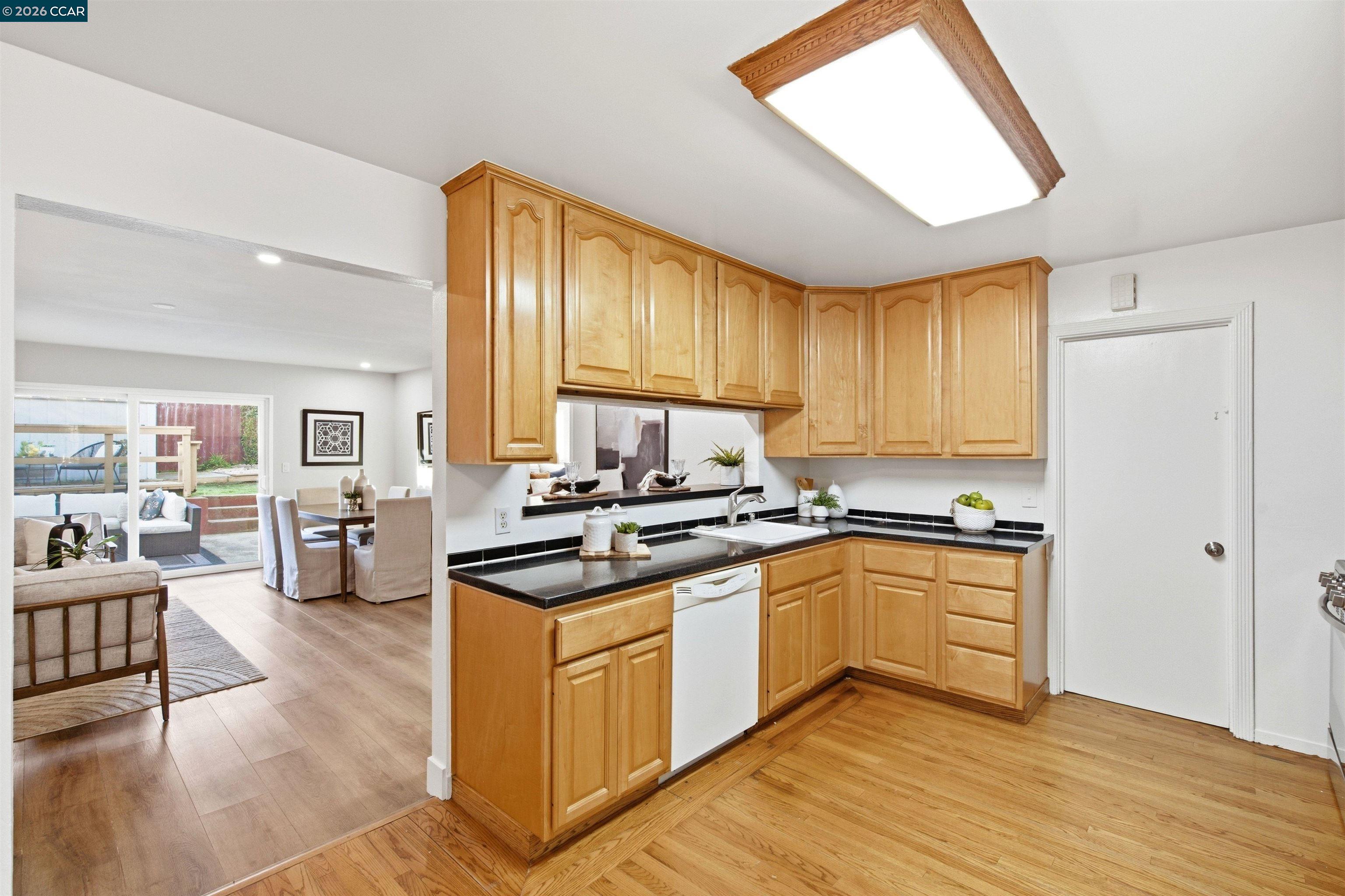 Detail Gallery Image 11 of 52 For 20 San Felipe Ave, South San Francisco,  CA 94080 - 5 Beds | 2 Baths