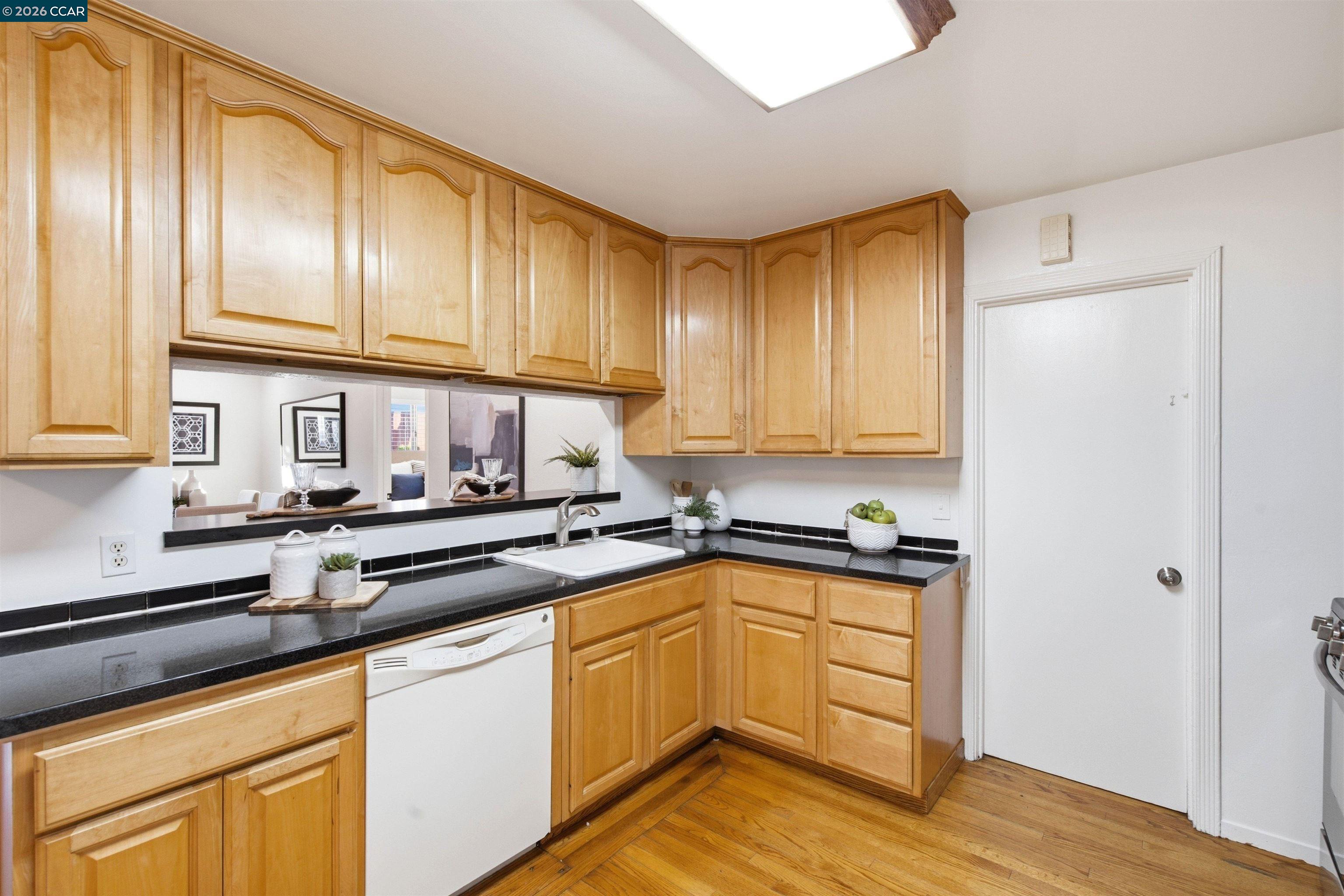 Detail Gallery Image 13 of 52 For 20 San Felipe Ave, South San Francisco,  CA 94080 - 5 Beds | 2 Baths