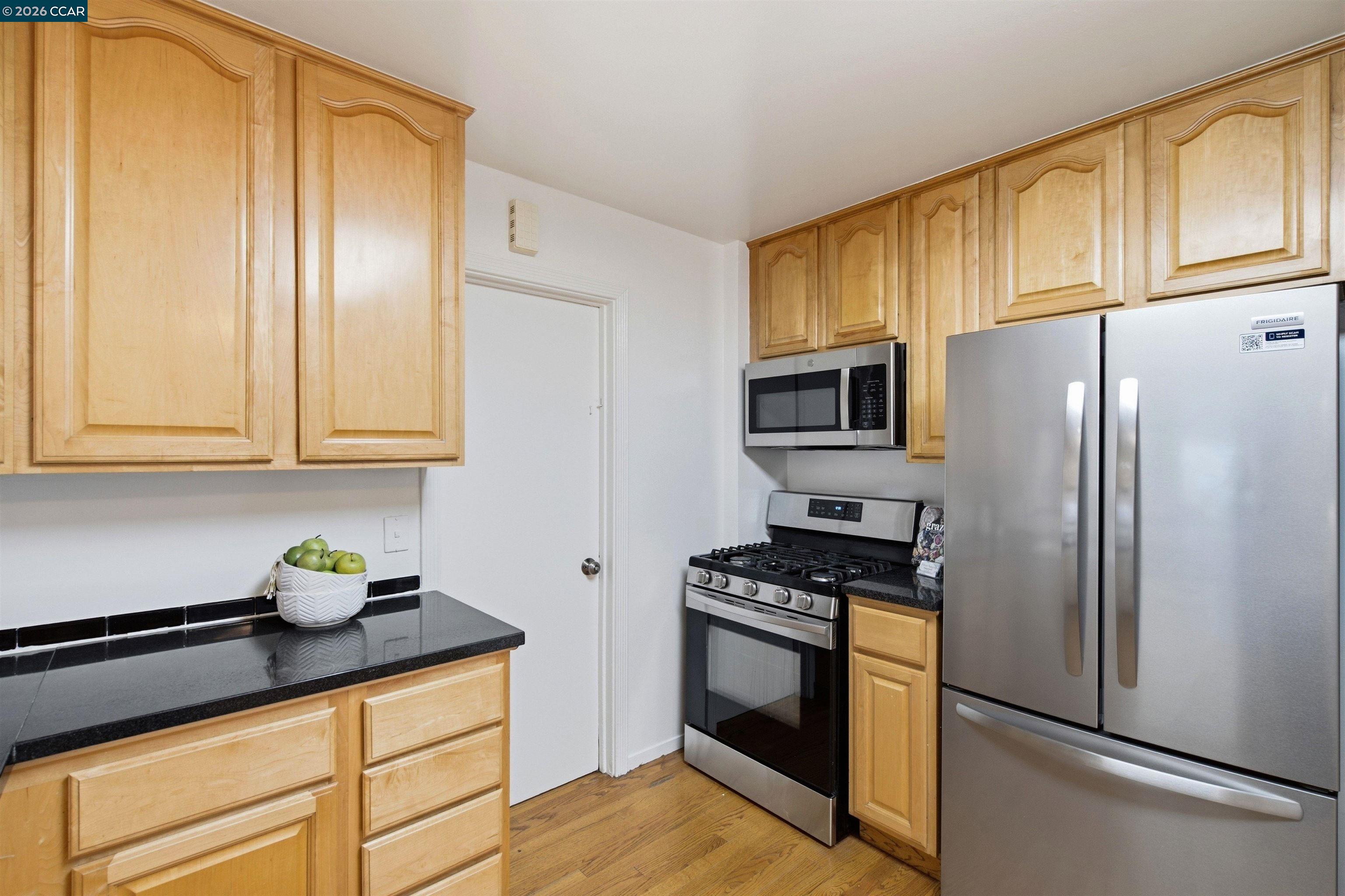 Detail Gallery Image 15 of 52 For 20 San Felipe Ave, South San Francisco,  CA 94080 - 5 Beds | 2 Baths