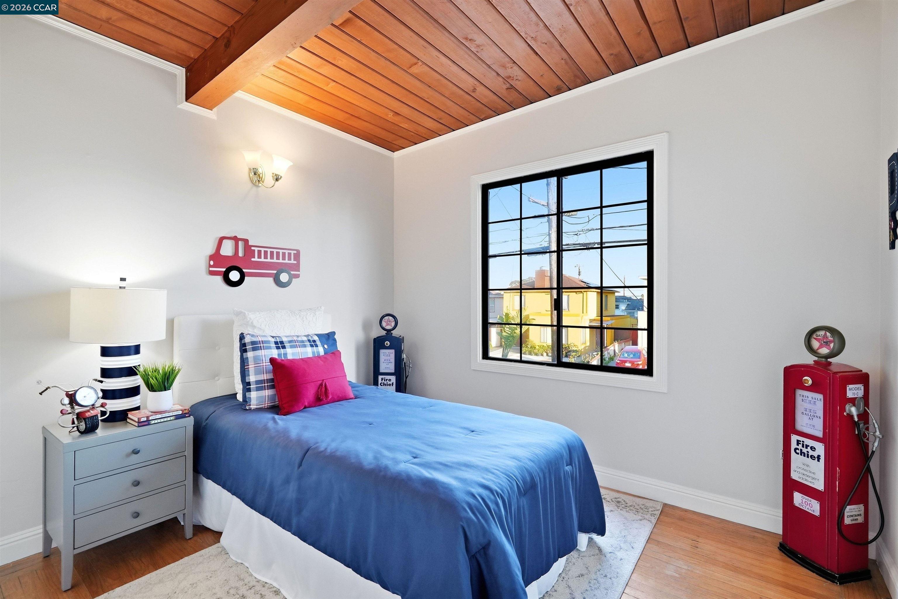 Detail Gallery Image 33 of 52 For 20 San Felipe Ave, South San Francisco,  CA 94080 - 5 Beds | 2 Baths