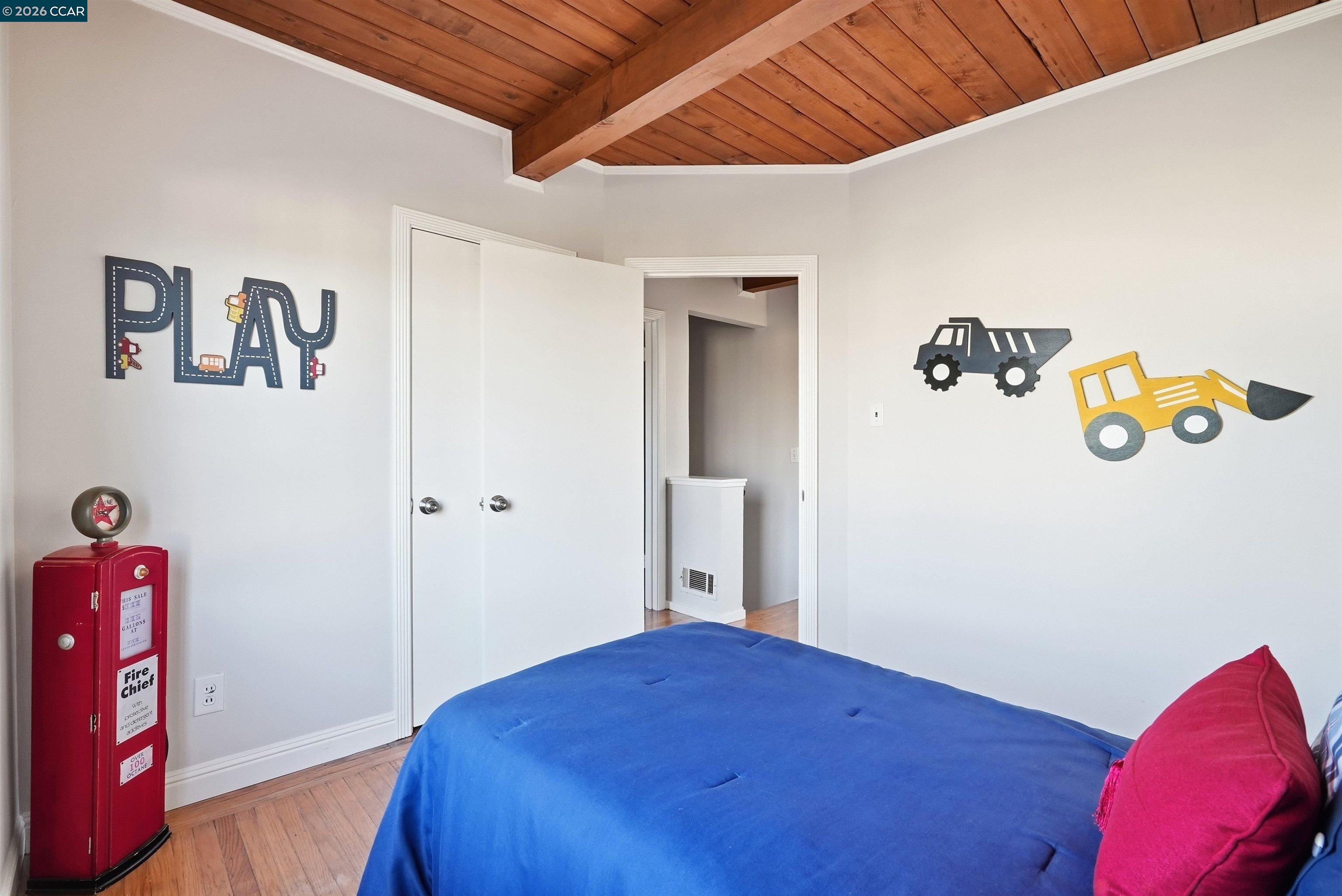 Detail Gallery Image 34 of 52 For 20 San Felipe Ave, South San Francisco,  CA 94080 - 5 Beds | 2 Baths