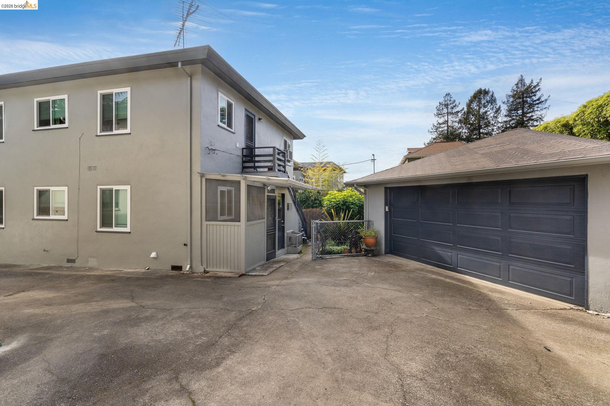 Detail Gallery Image 6 of 22 For 2817 Palm Ct, Berkeley,  CA 94705 - – Beds | – Baths