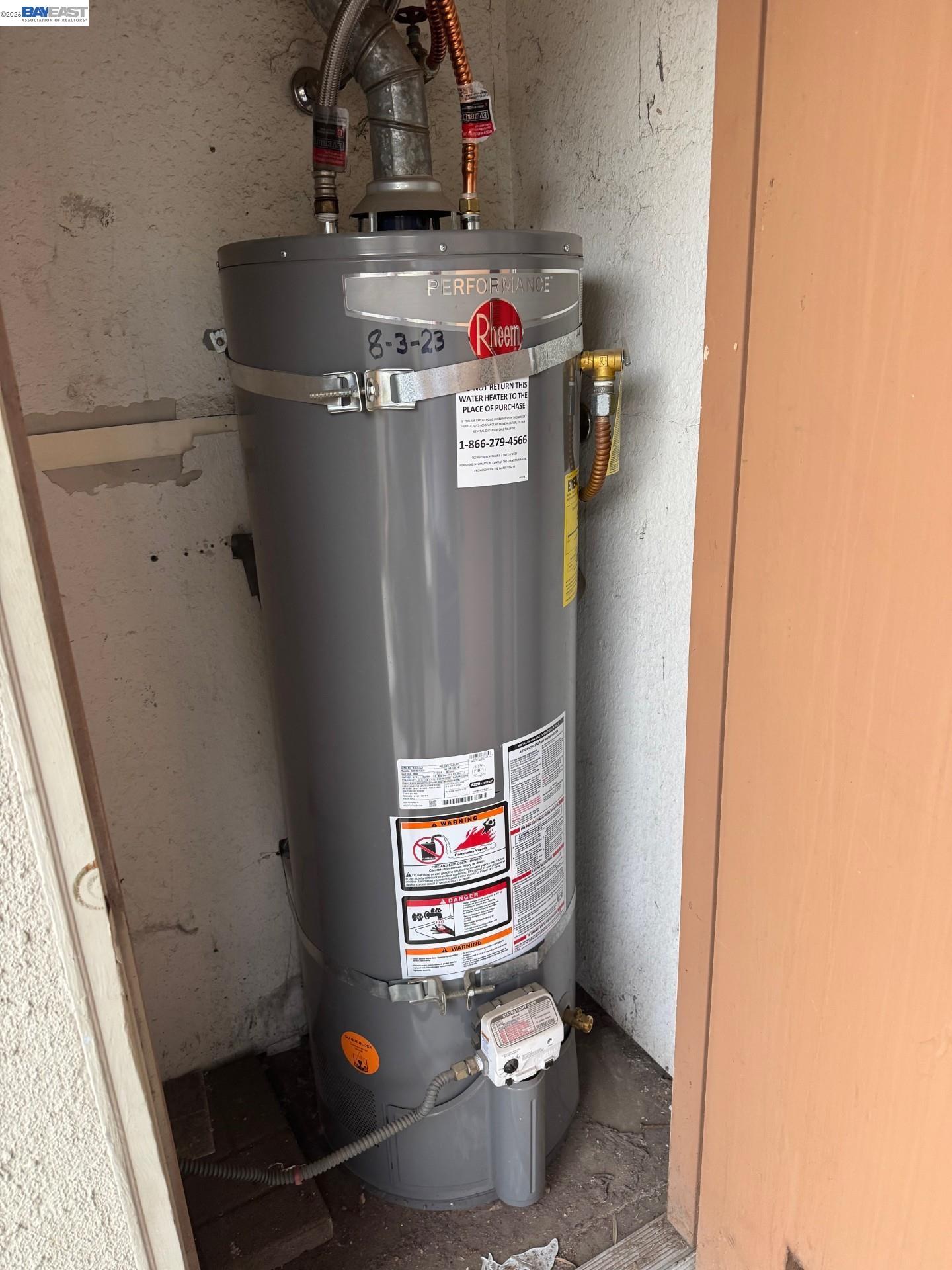 Detail Gallery Image 2 of 30 For 2116 Mt. Vernon Dr. #C,  Modesto,  CA 95350-8920 - 3 Beds | 2 Baths