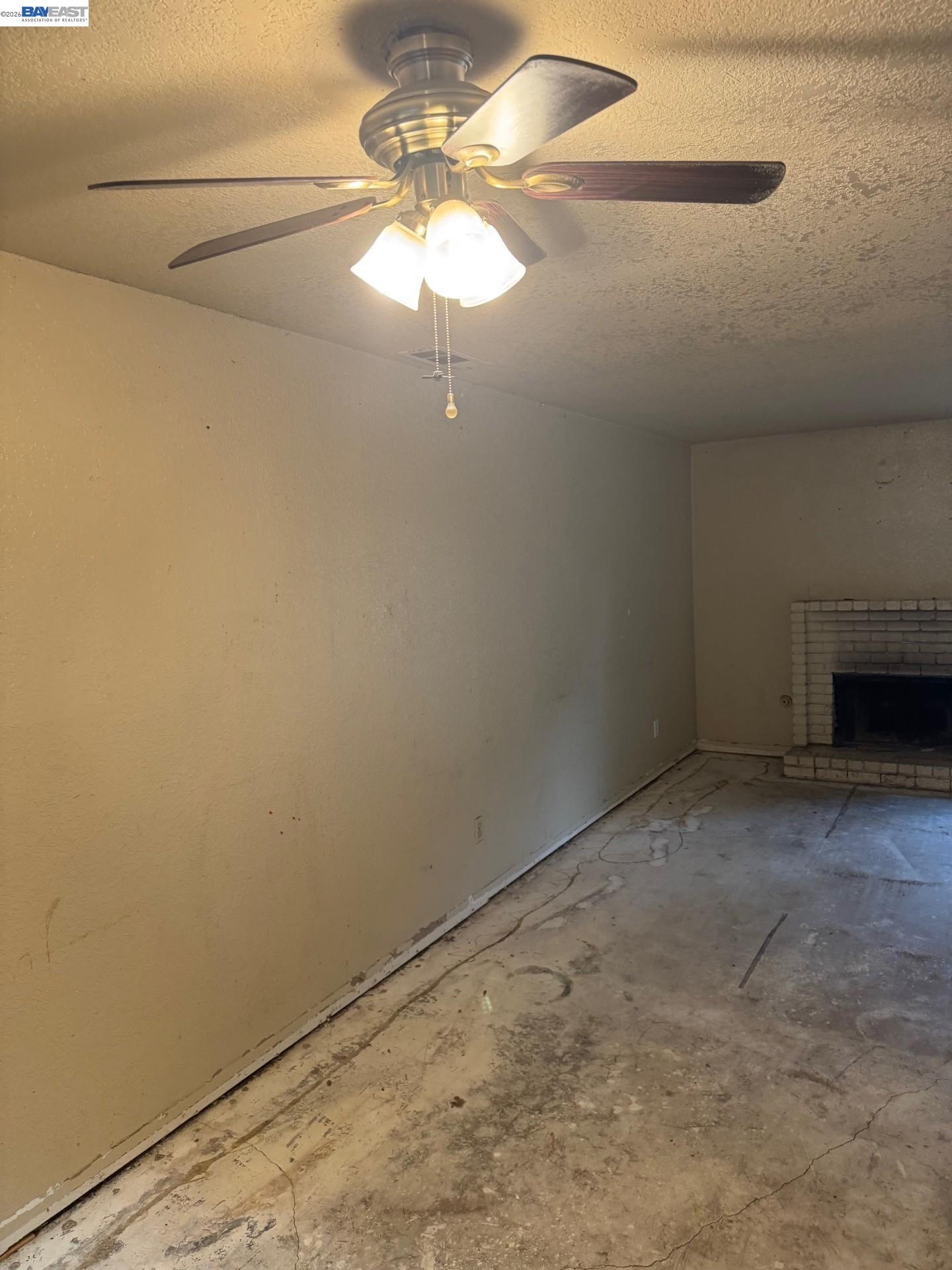 Detail Gallery Image 12 of 30 For 2116 Mt. Vernon Dr. #C,  Modesto,  CA 95350-8920 - 3 Beds | 2 Baths