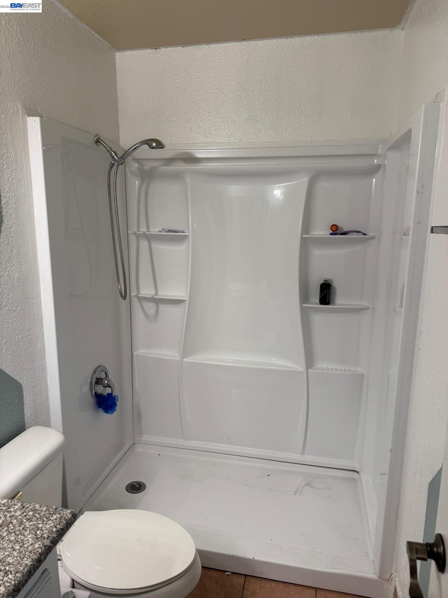 Detail Gallery Image 3 of 30 For 2116 Mt. Vernon Dr. #C,  Modesto,  CA 95350-8920 - 3 Beds | 2 Baths