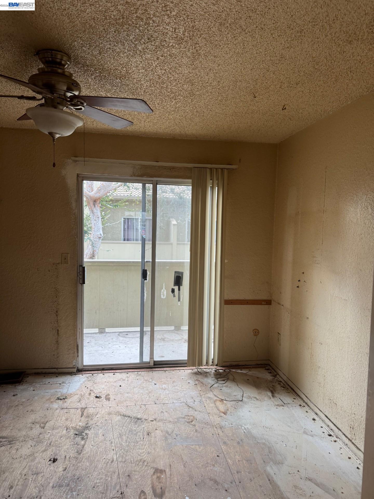 Detail Gallery Image 22 of 30 For 2116 Mt. Vernon Dr. #C,  Modesto,  CA 95350-8920 - 3 Beds | 2 Baths