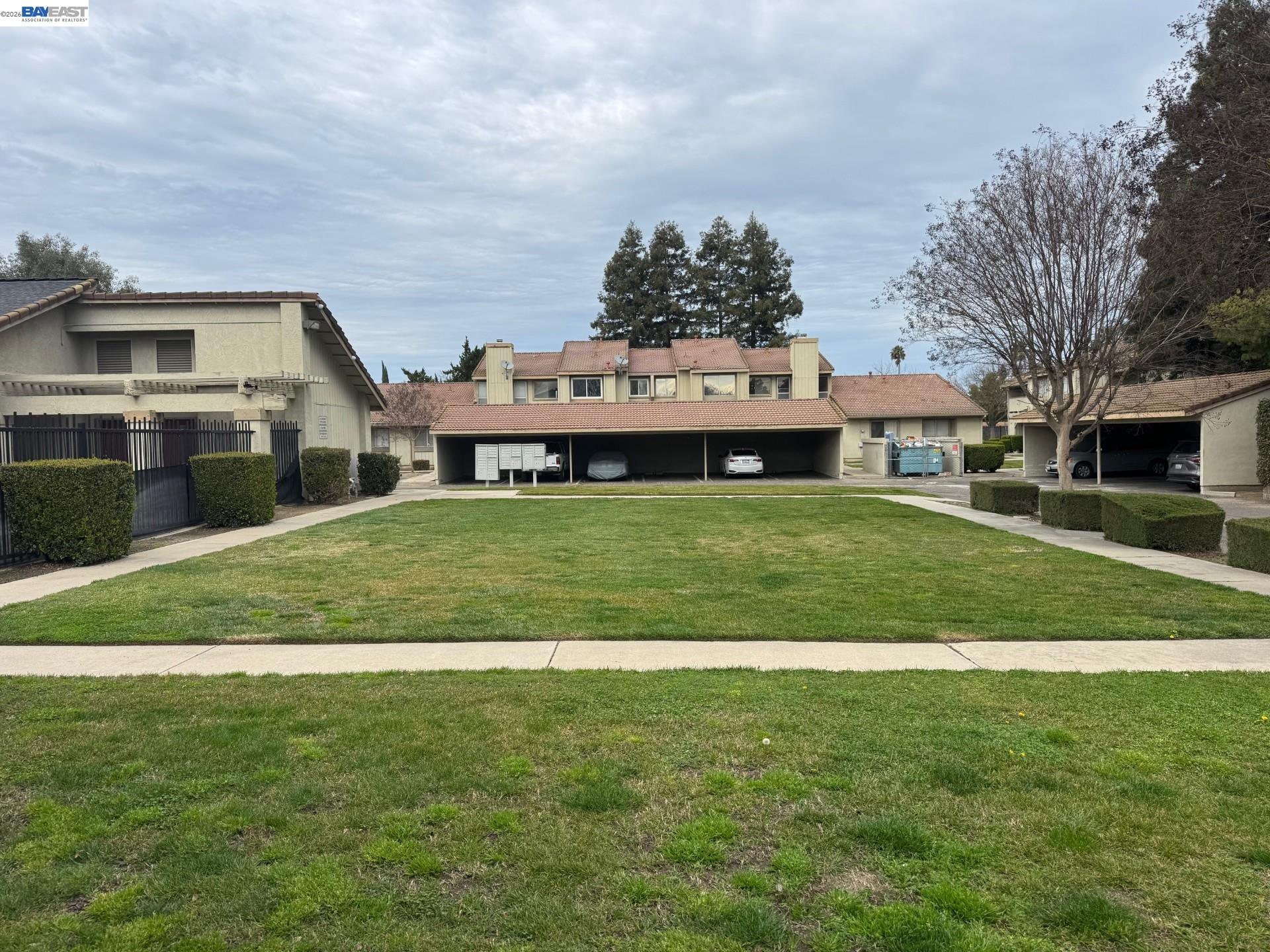 Detail Gallery Image 26 of 30 For 2116 Mt. Vernon Dr. #C,  Modesto,  CA 95350-8920 - 3 Beds | 2 Baths