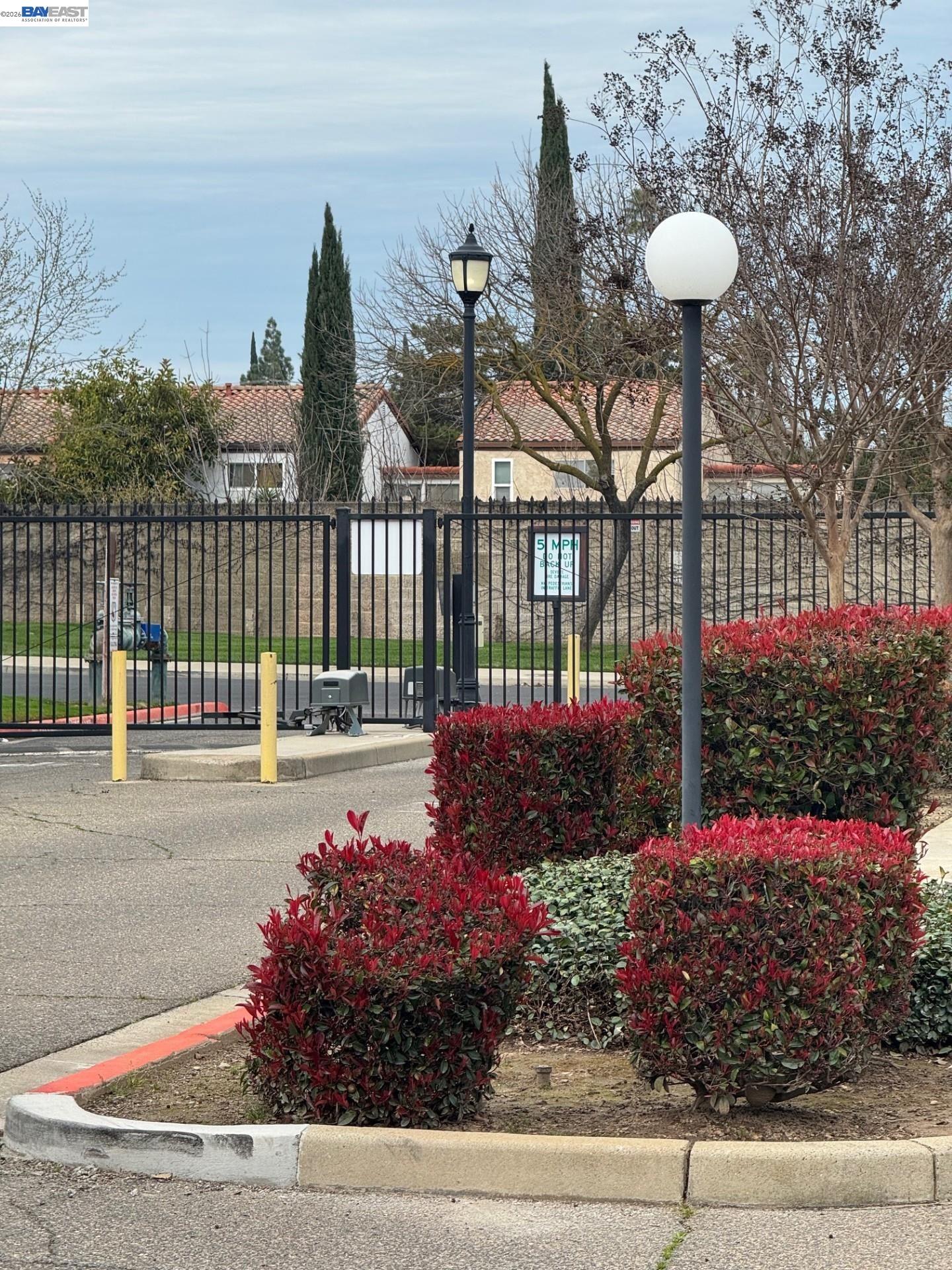 Detail Gallery Image 30 of 30 For 2116 Mt. Vernon Dr. #C,  Modesto,  CA 95350-8920 - 3 Beds | 2 Baths