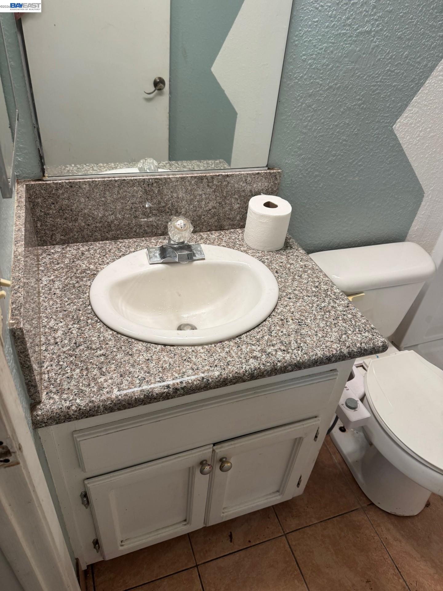 Detail Gallery Image 4 of 30 For 2116 Mt. Vernon Dr. #C,  Modesto,  CA 95350-8920 - 3 Beds | 2 Baths