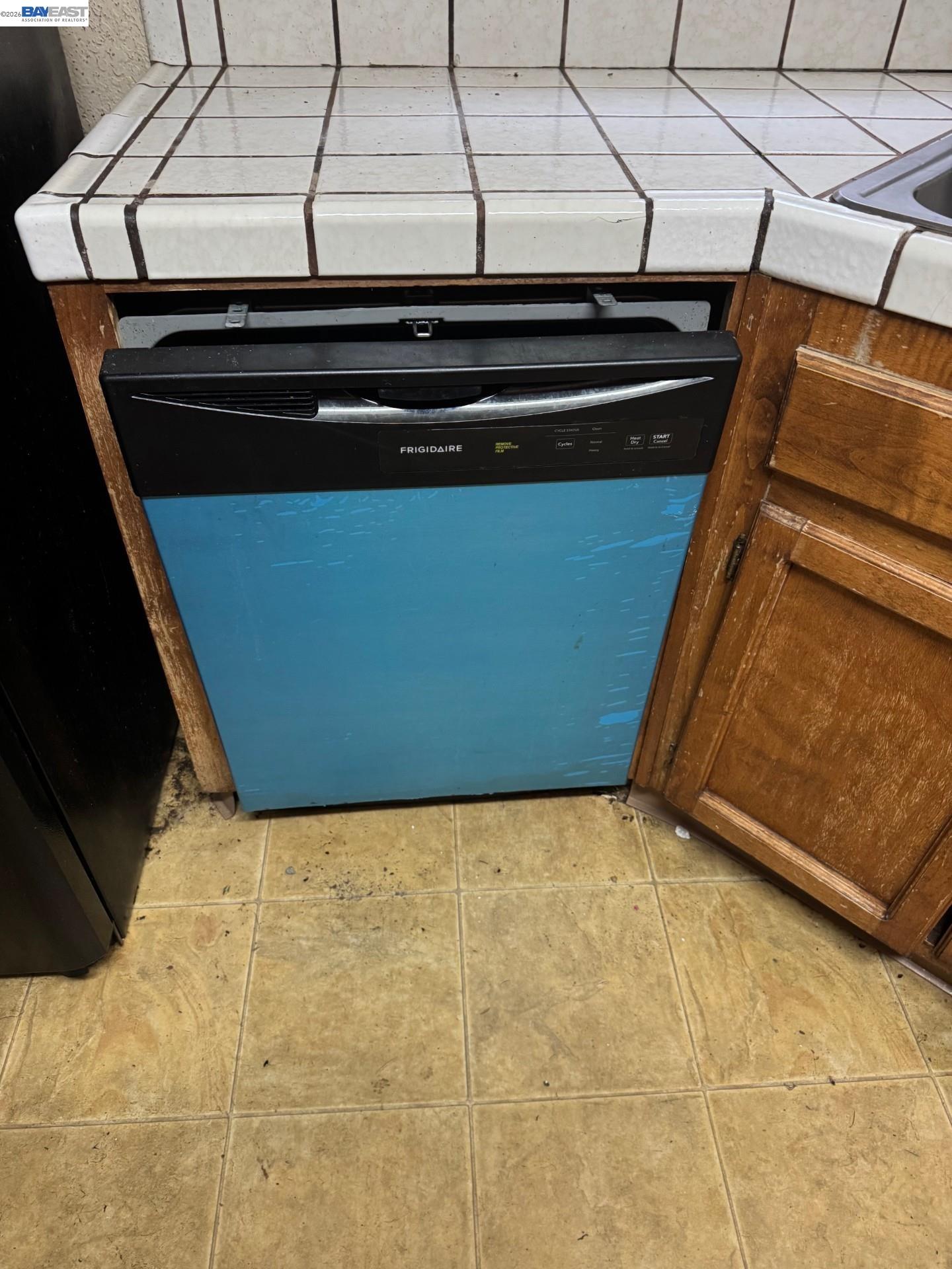 Detail Gallery Image 9 of 30 For 2116 Mt. Vernon Dr. #C,  Modesto,  CA 95350-8920 - 3 Beds | 2 Baths