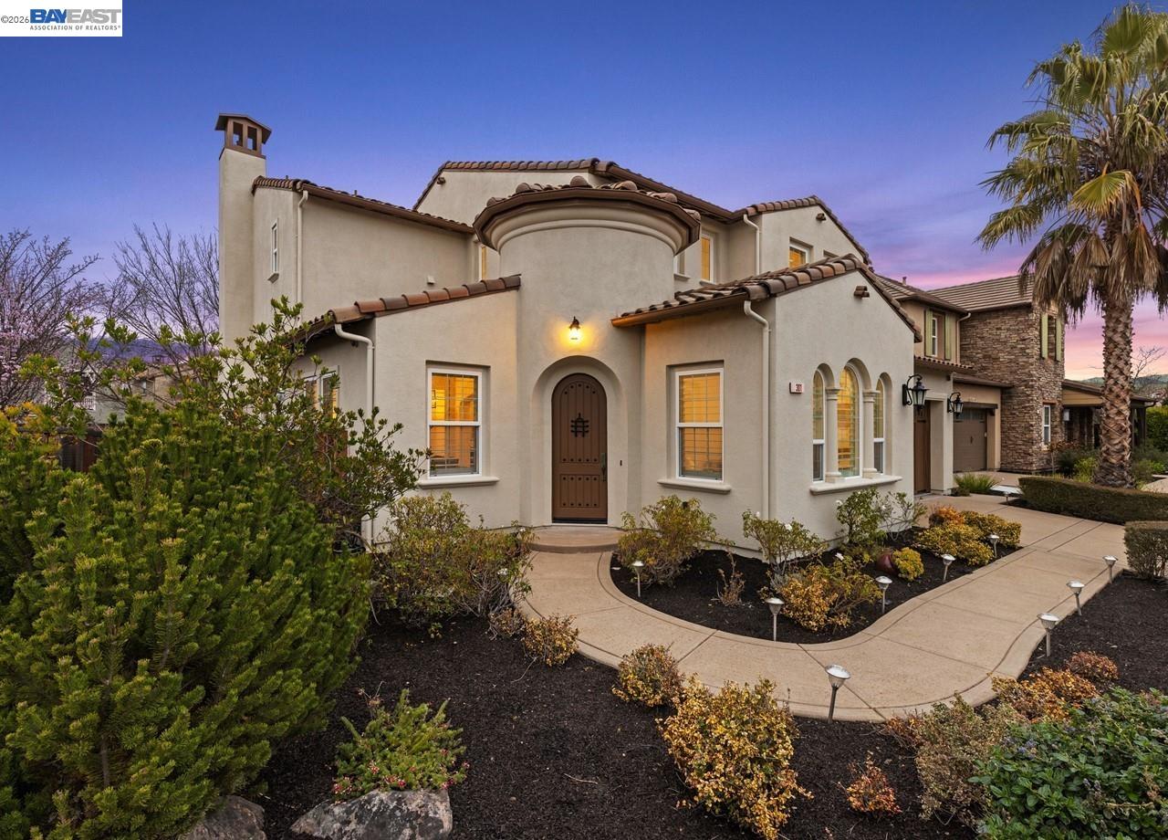 Detail Gallery Image 2 of 60 For 301 Friesian Ct, Danville,  CA 94506 - 4 Beds | 4/1 Baths